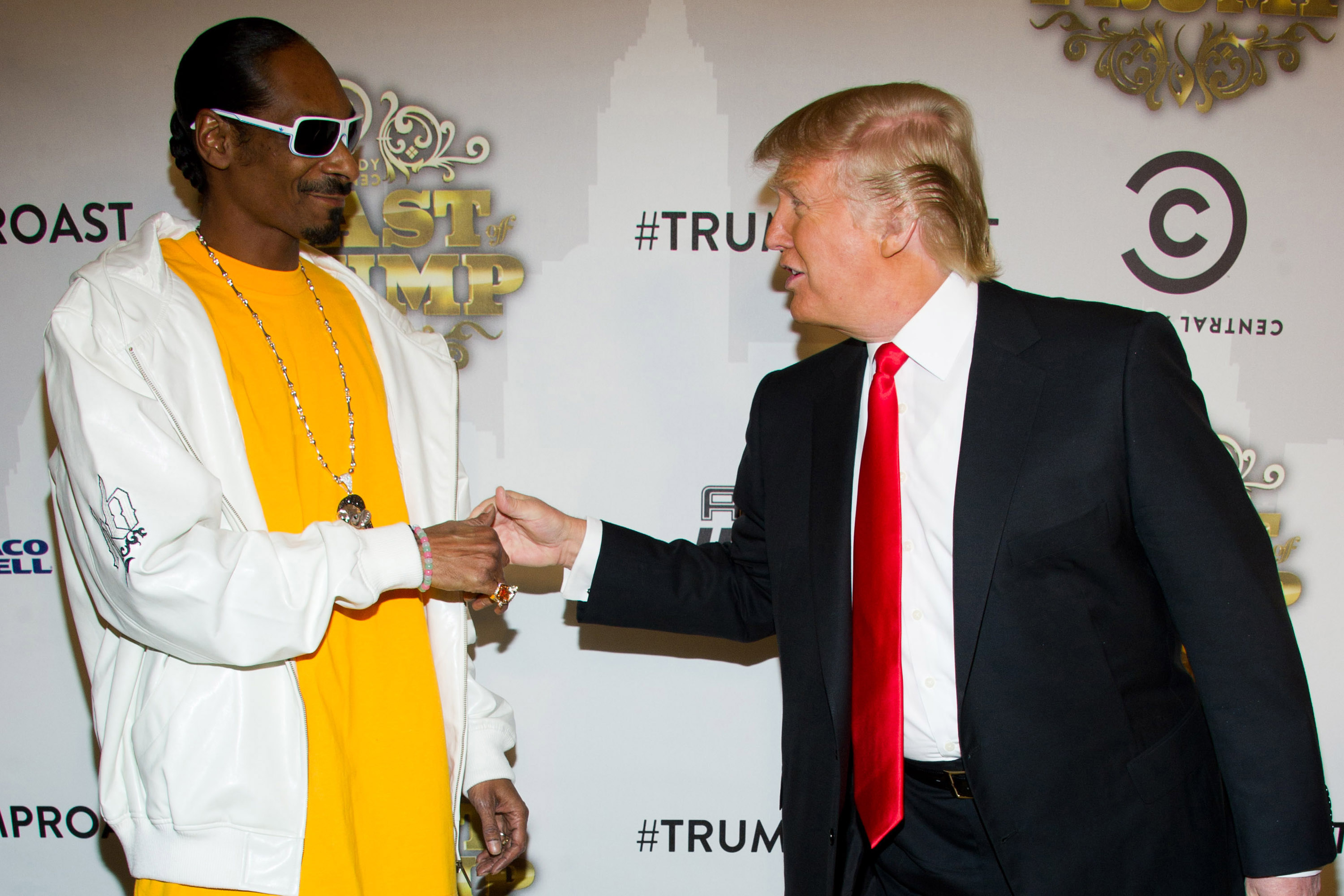 donald trump posing with celebrities