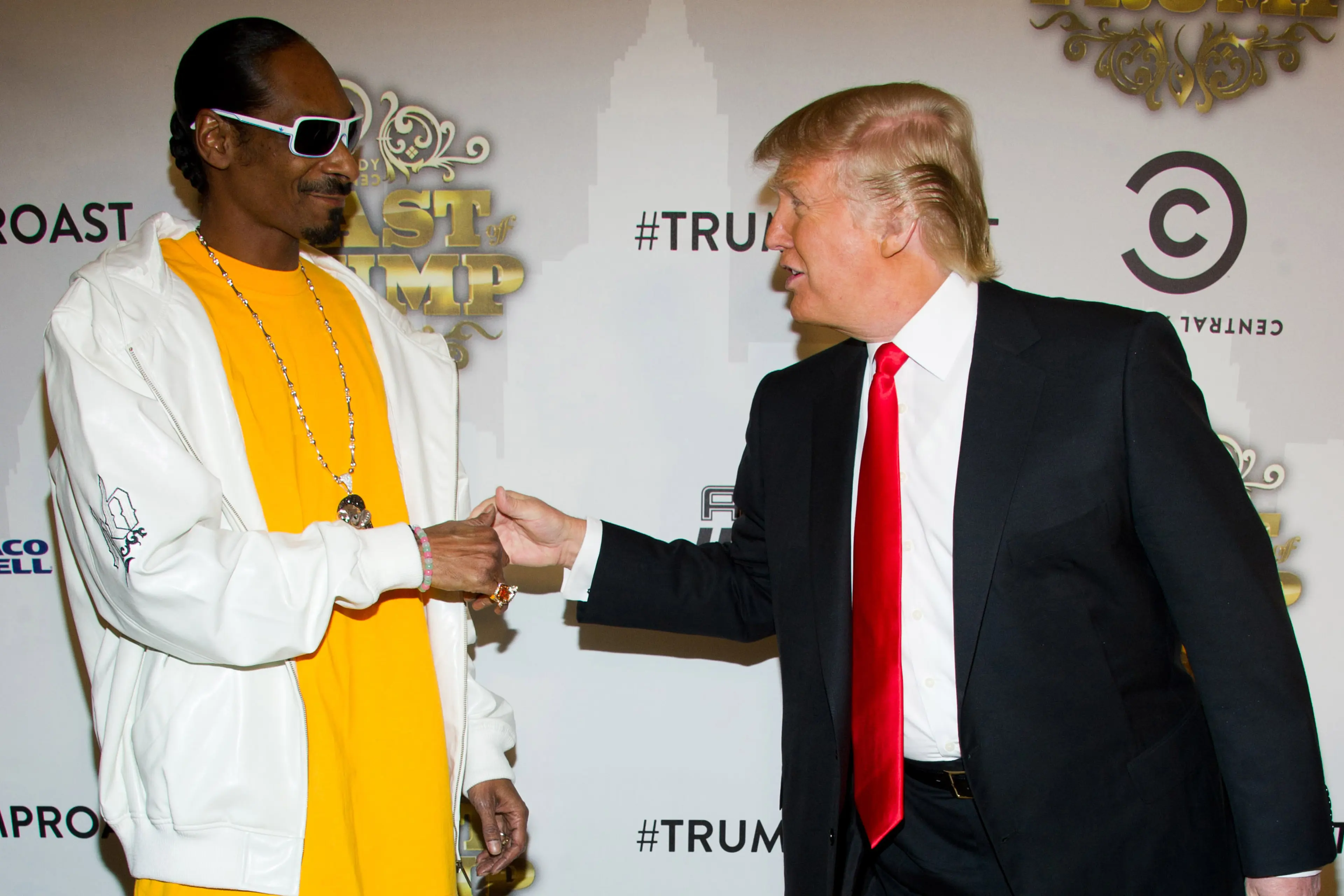 donald trump posing with celebrities