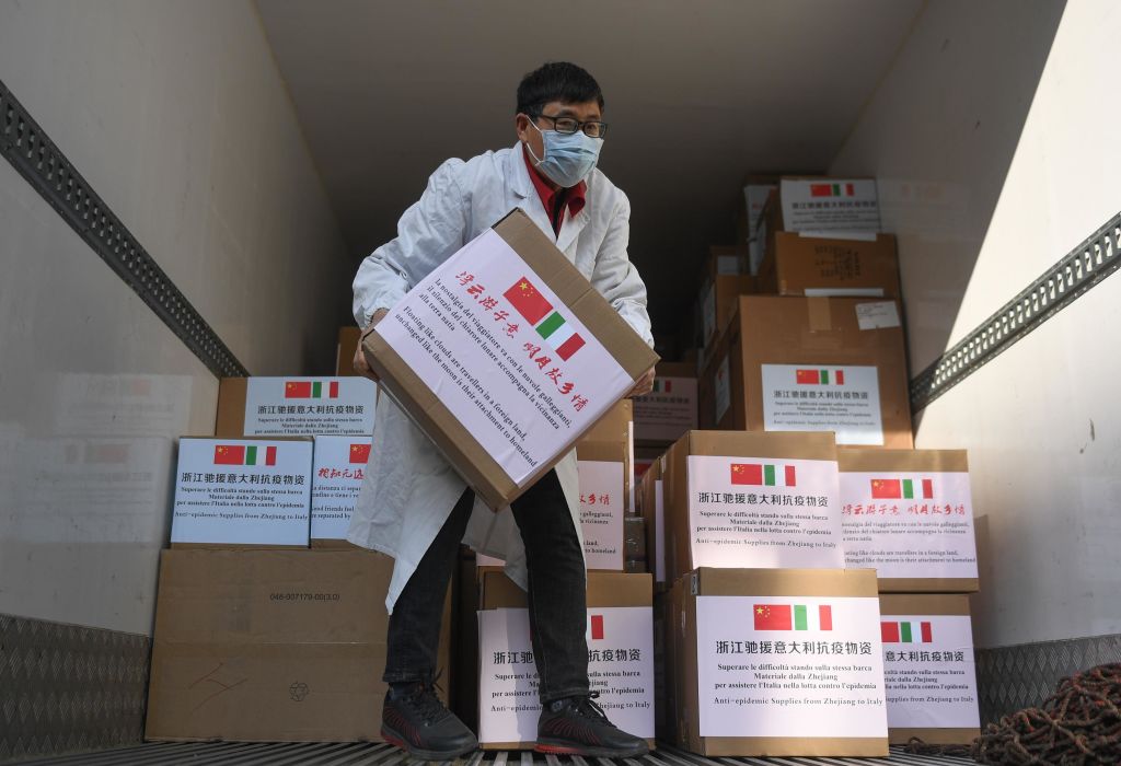 9 Tons Of Anti-epidemic Supplies Donated To Italy From China's Zhejiang