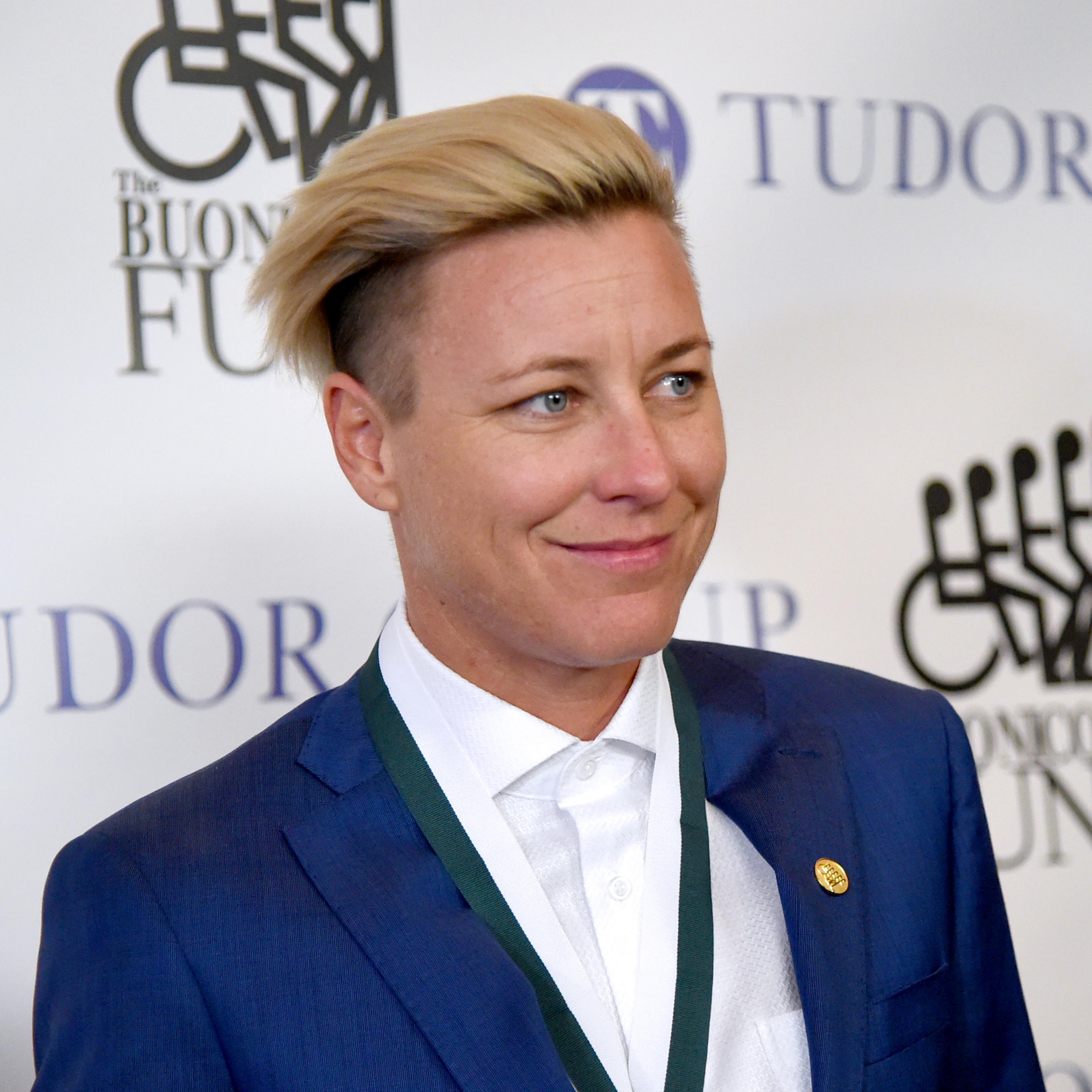 32nd Annual Great Sports Legends Dinner To Benefit The Miami Project/Buoniconti Fund To Cure Paralysis - Arrivals