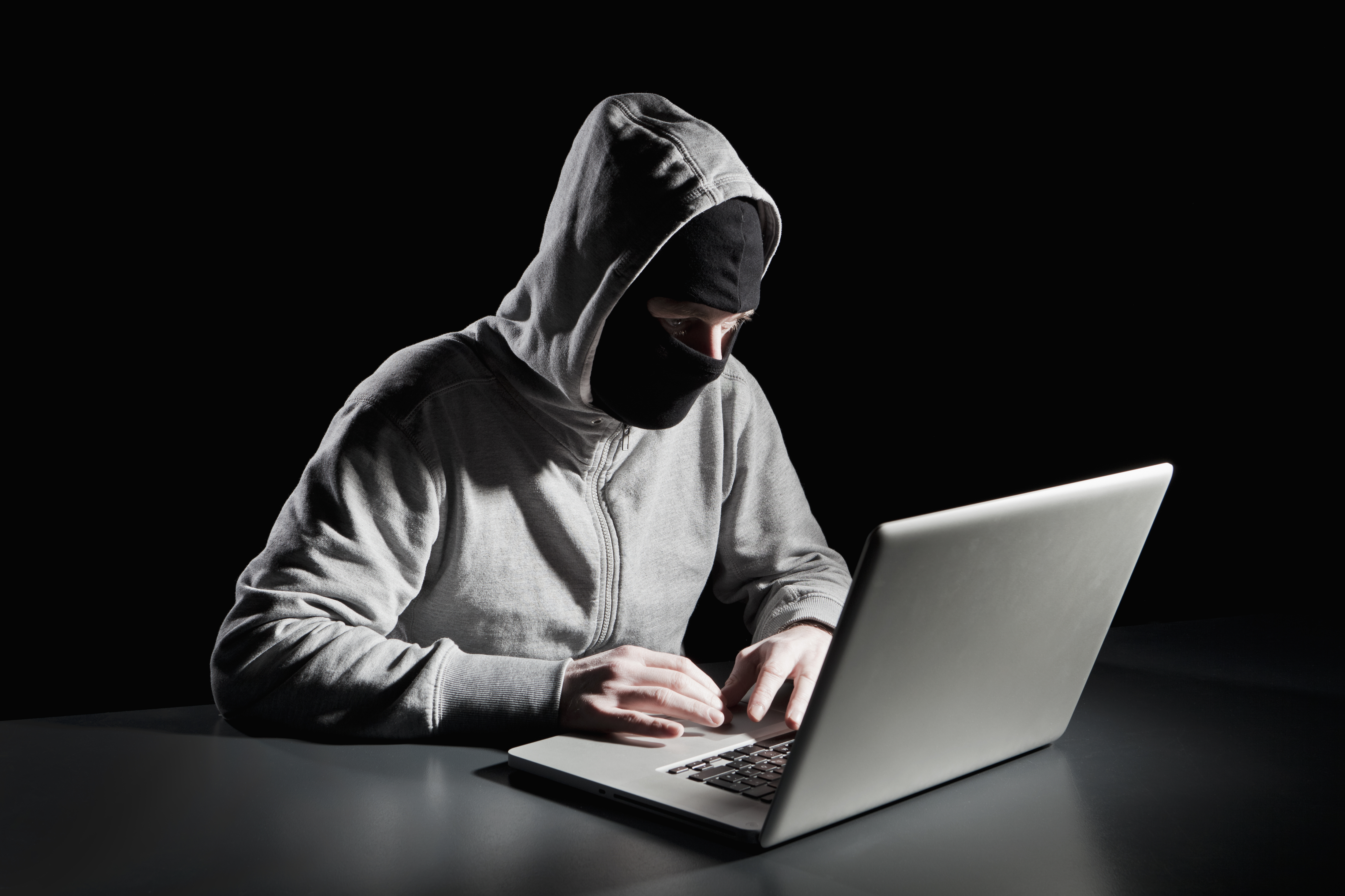 internet-hacker-laptop