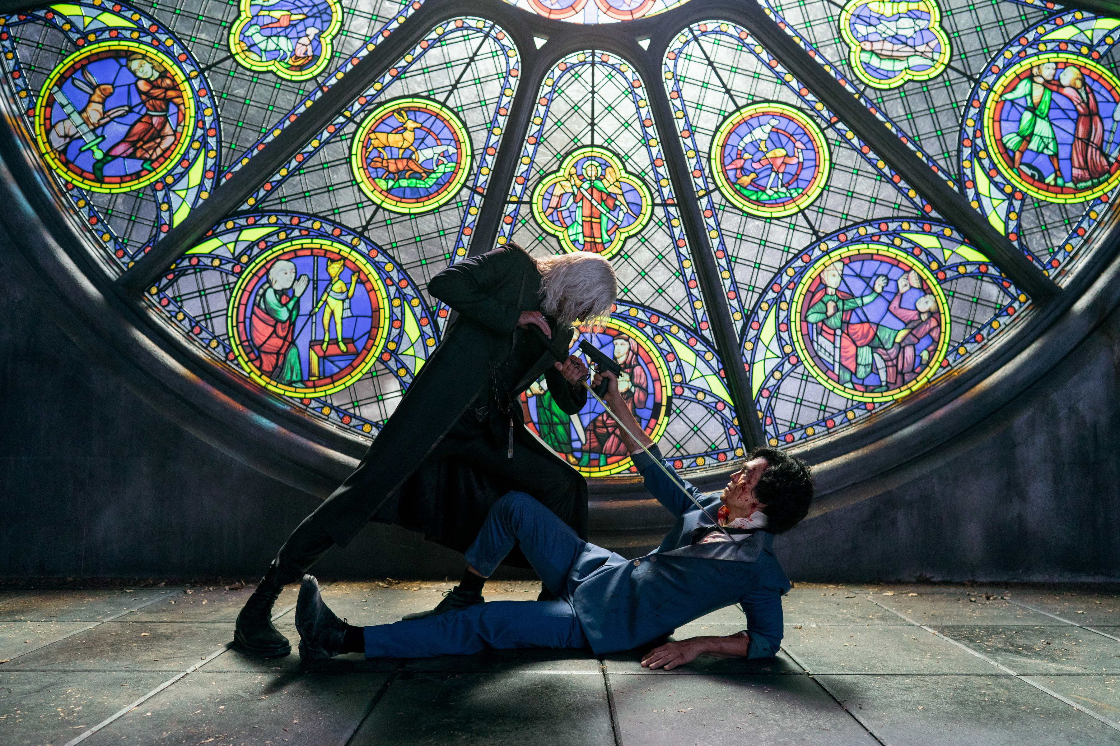 COWBOY BEPOP (L to R) ALEX HASSELL as VICIOUS and JOHN CHO as SPIKE SPIEGEL of COWBOY BEPOP Cr. GEOFFREY SHORT/NETFLIX © 2021