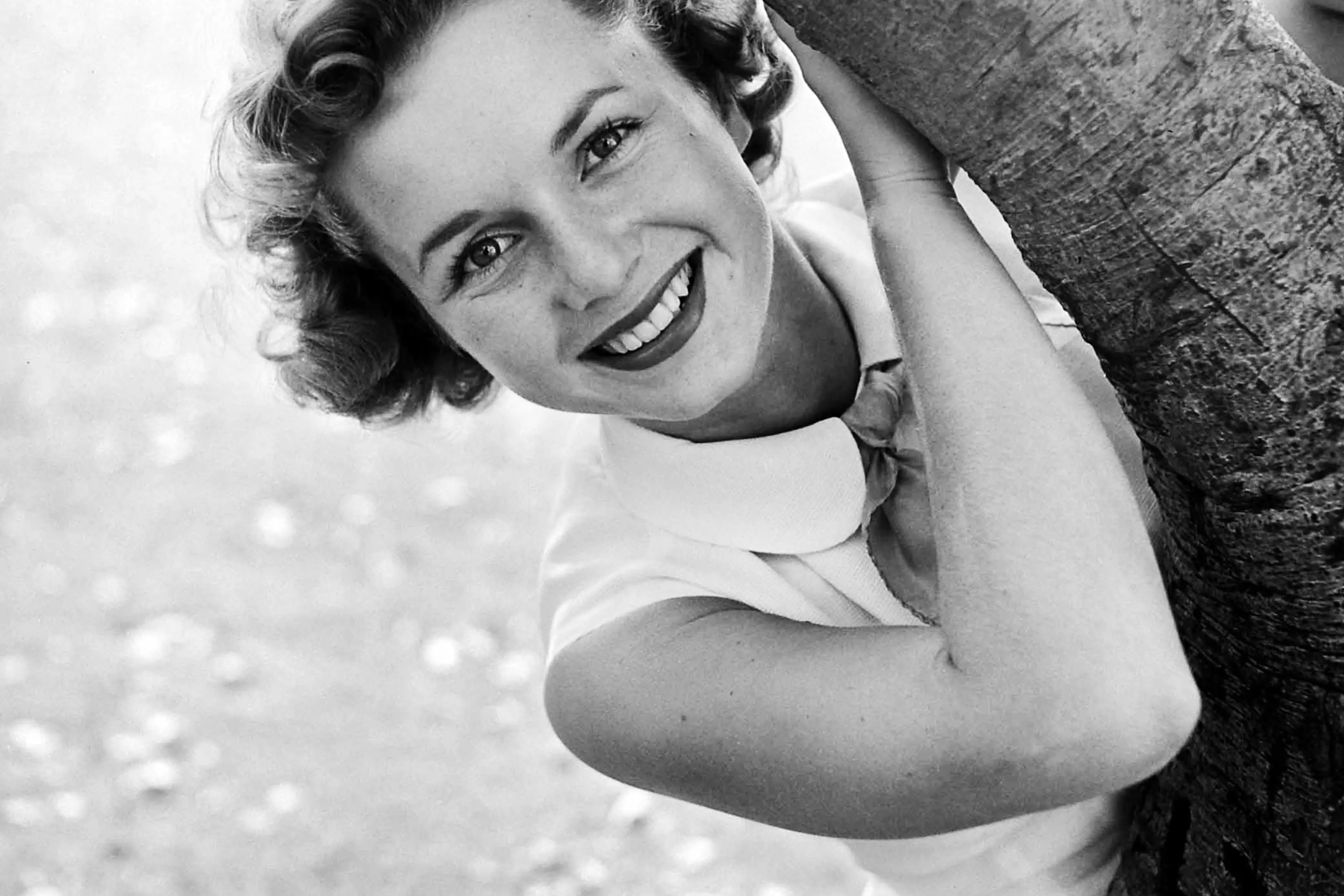 Debbie Reynolds Death: How She Rose to Accidental Stardom