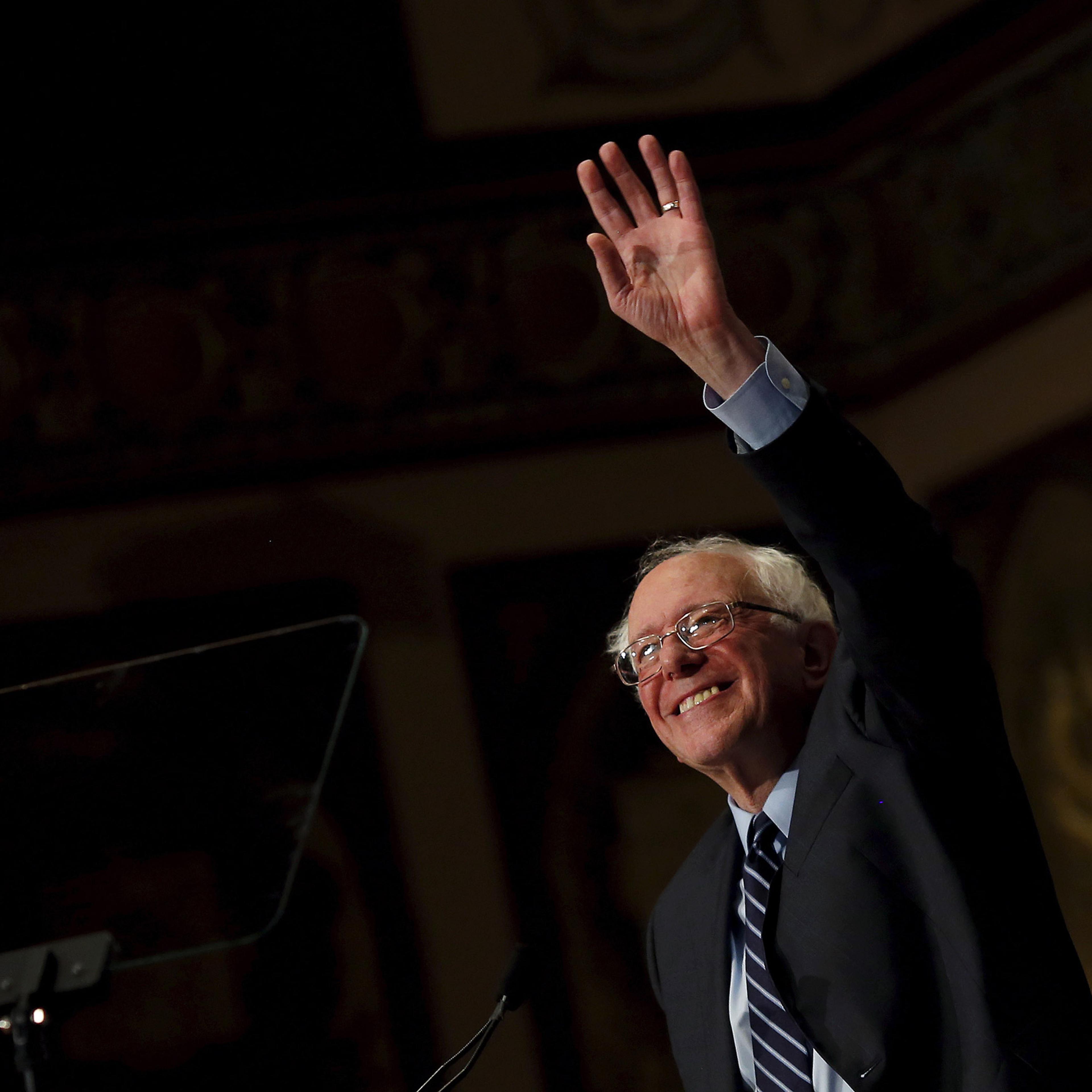 U.S. Democratic presidential candidate Bernie Sanders waves after delivering a speech on "Democratic Socialism in America," to students at Georgetown University's Gaston Hall in Washington November 19, 2015. REUTERS/Carlos Barria - RTS80QC