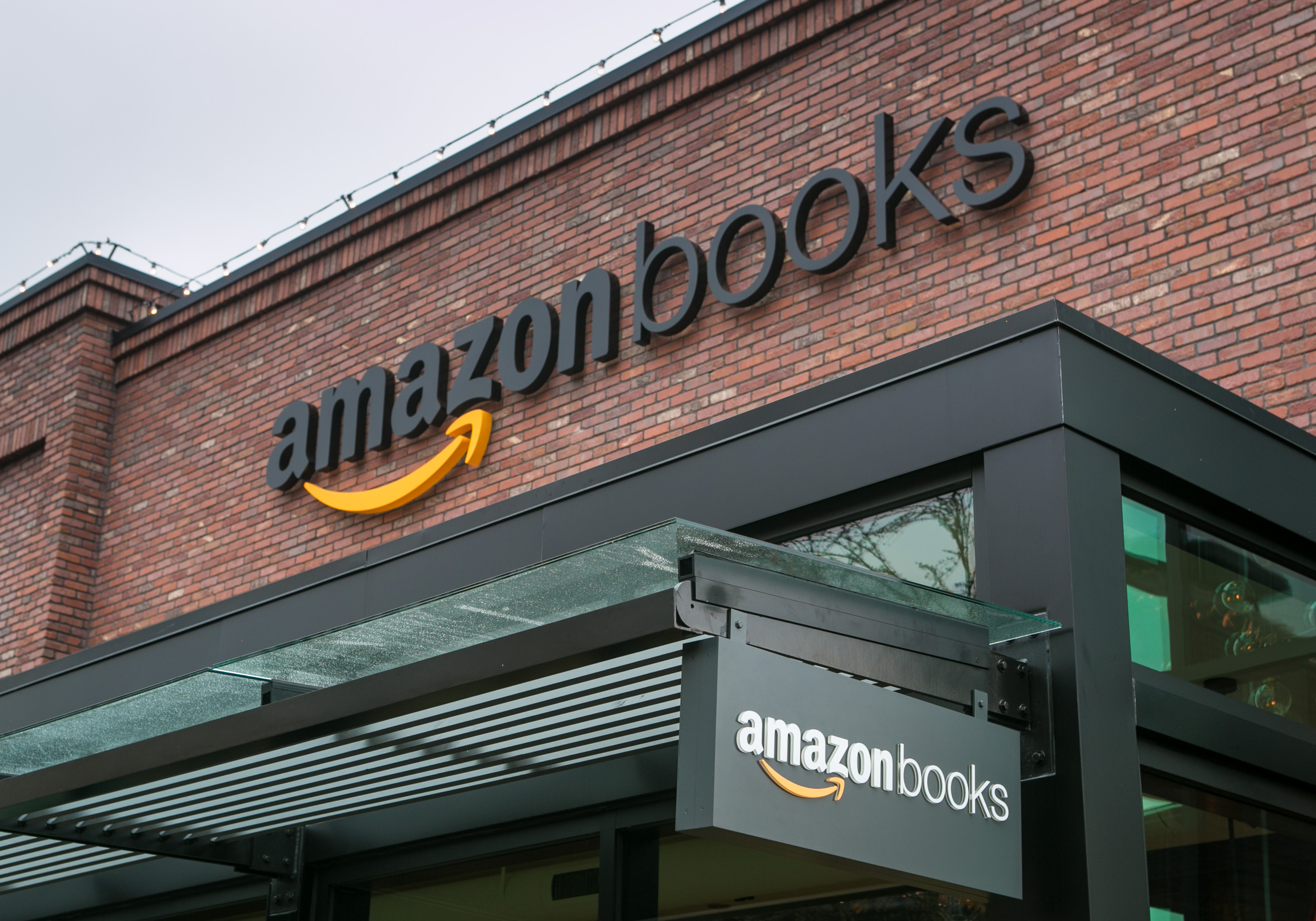 Amazon Opens Its First Retail Book Store in Seattle
