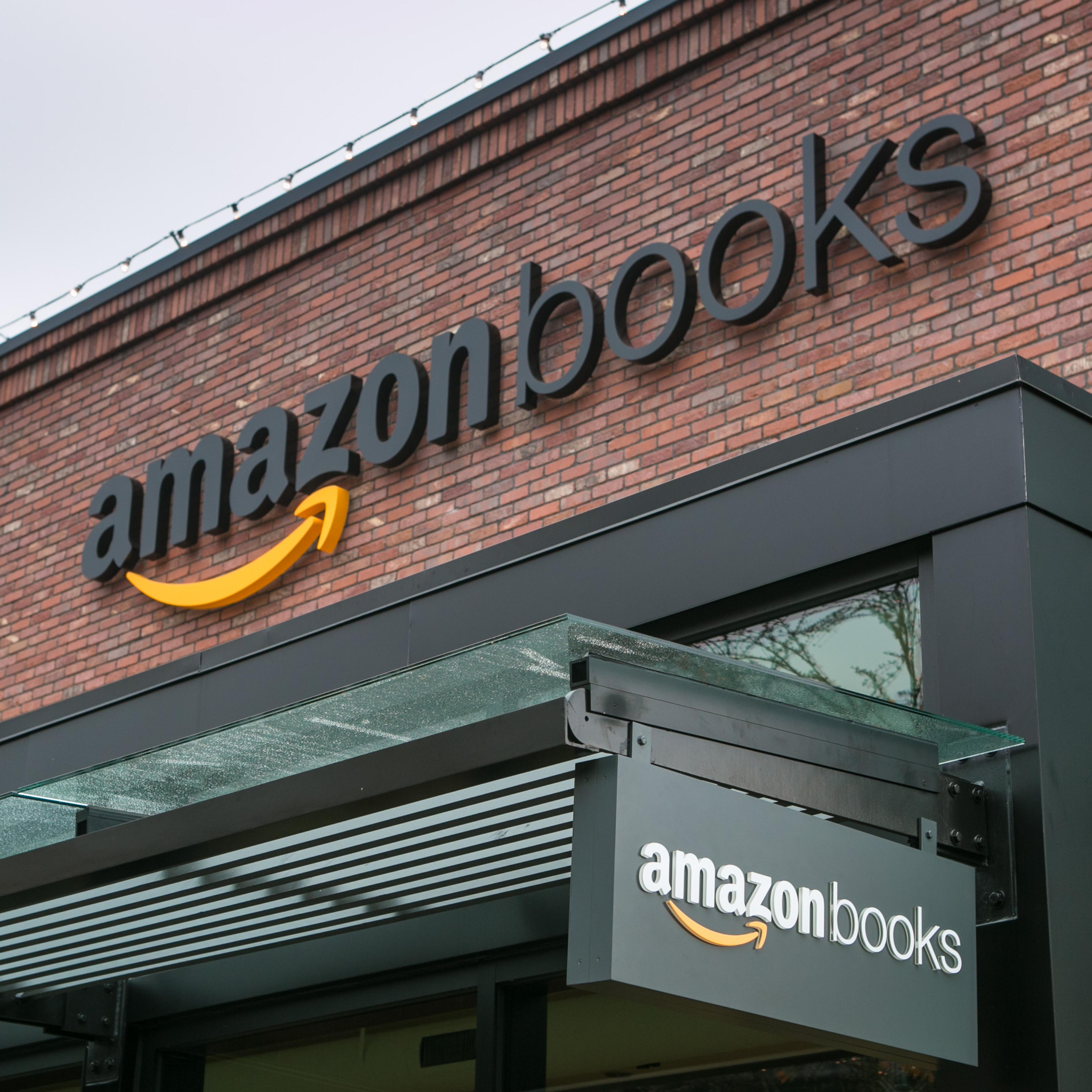 Amazon Opens Its First Retail Book Store in Seattle