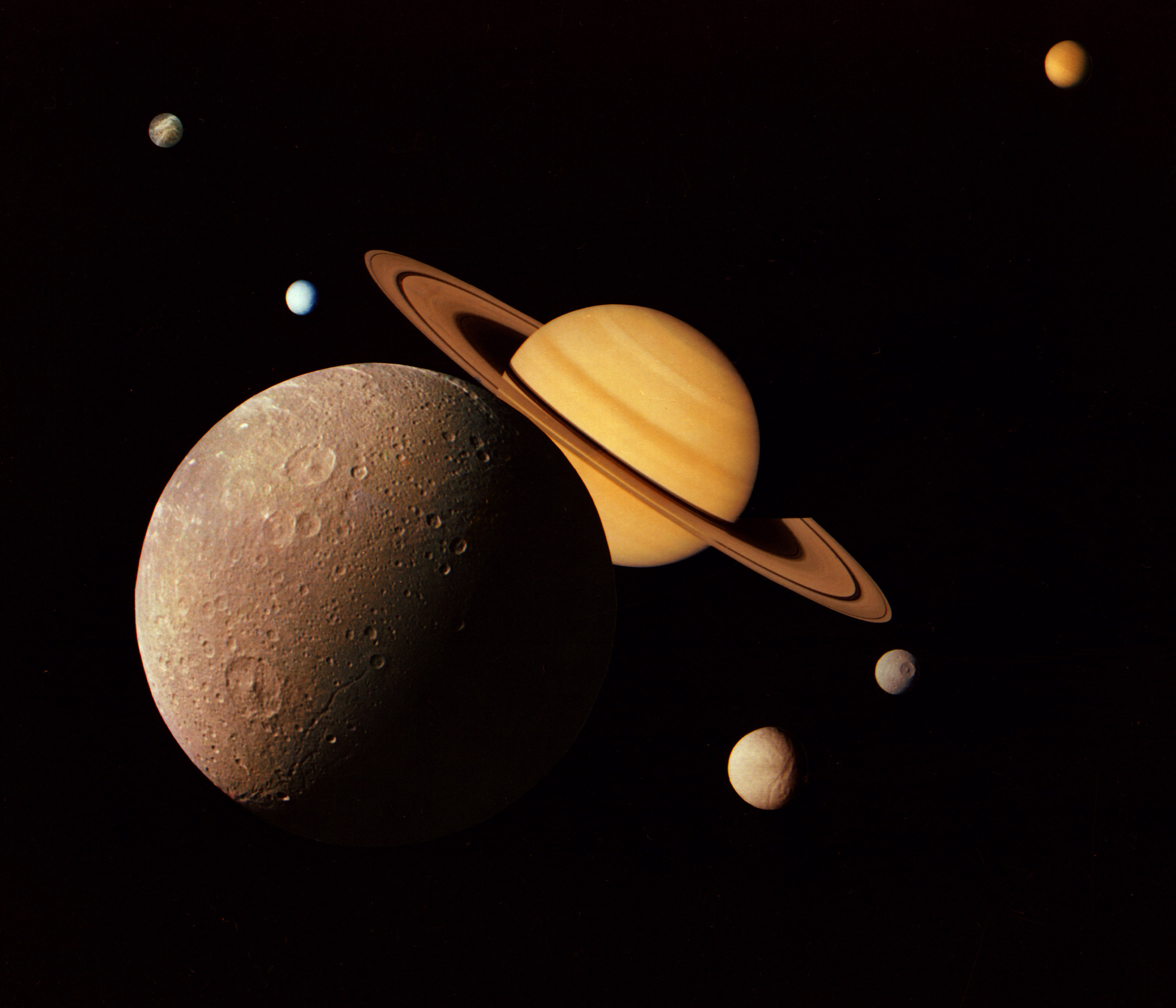 Voyager 1 Photographs Saturn's Rings: See the Pictures