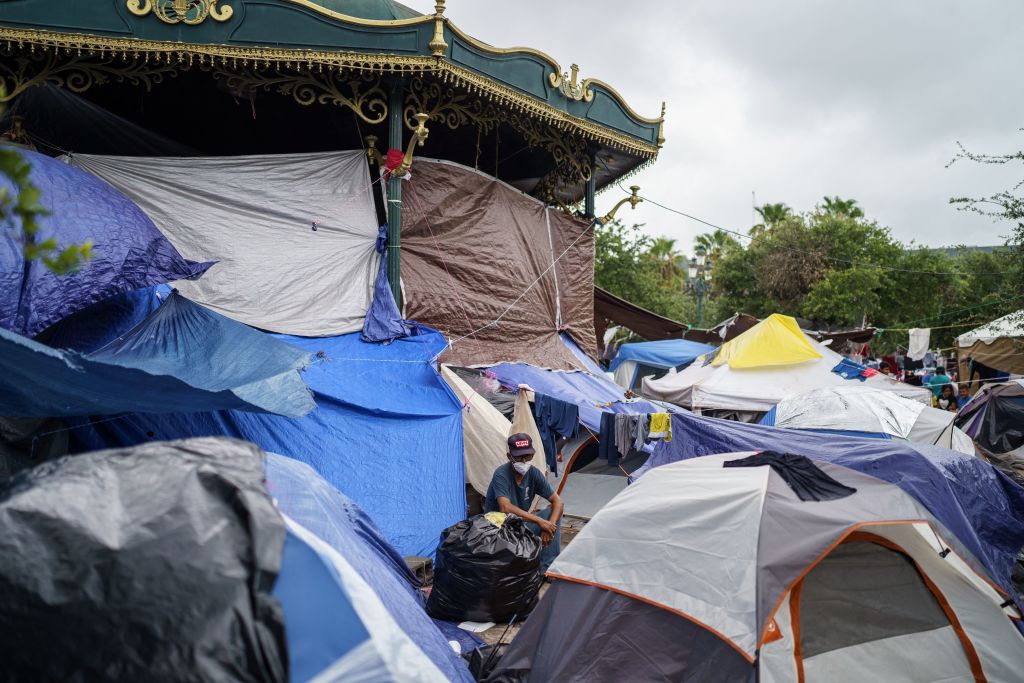 US-MEXICO-BORDER-IMMIGRATION-MIGRANTS