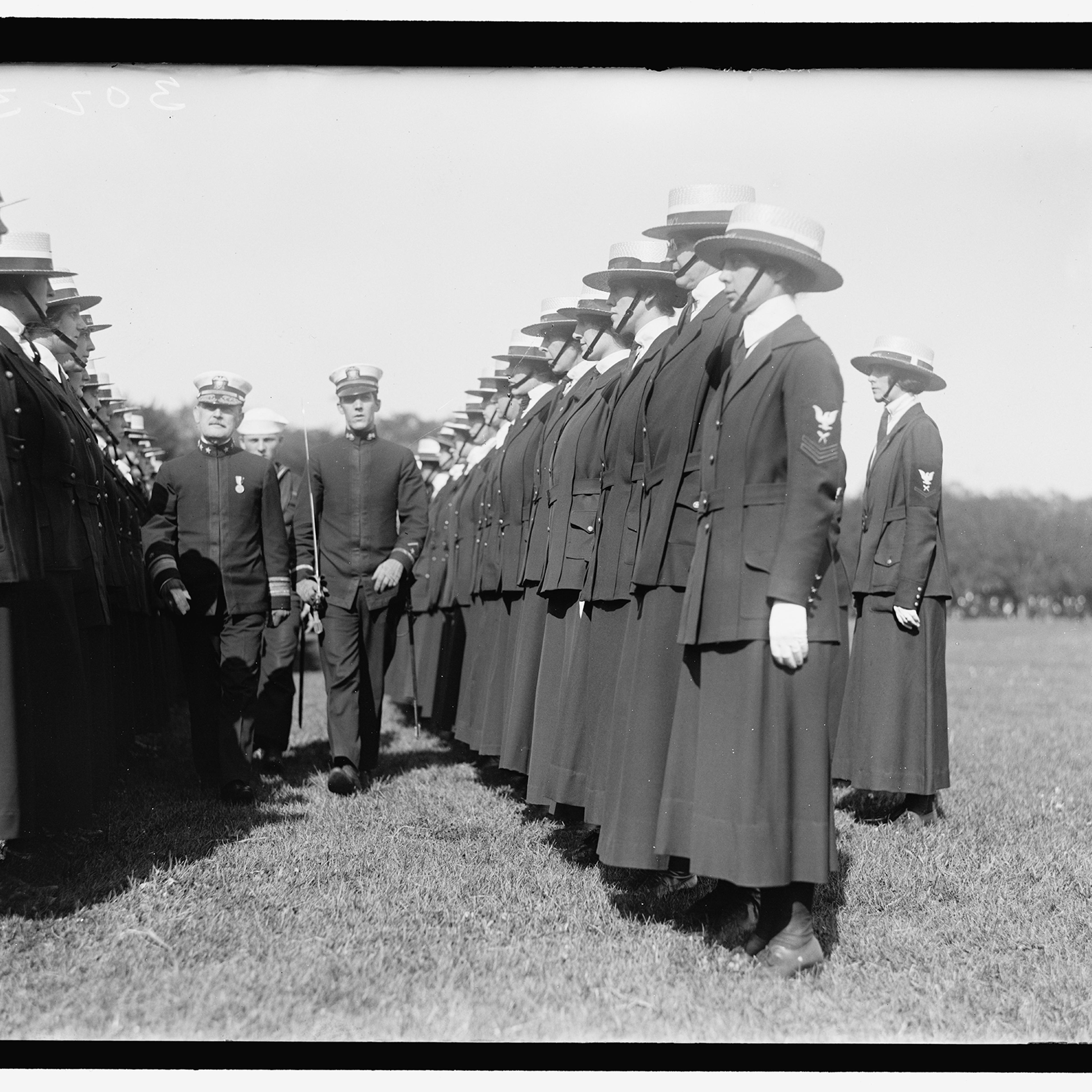 A group of Yeomanettes at an inspection in 1919