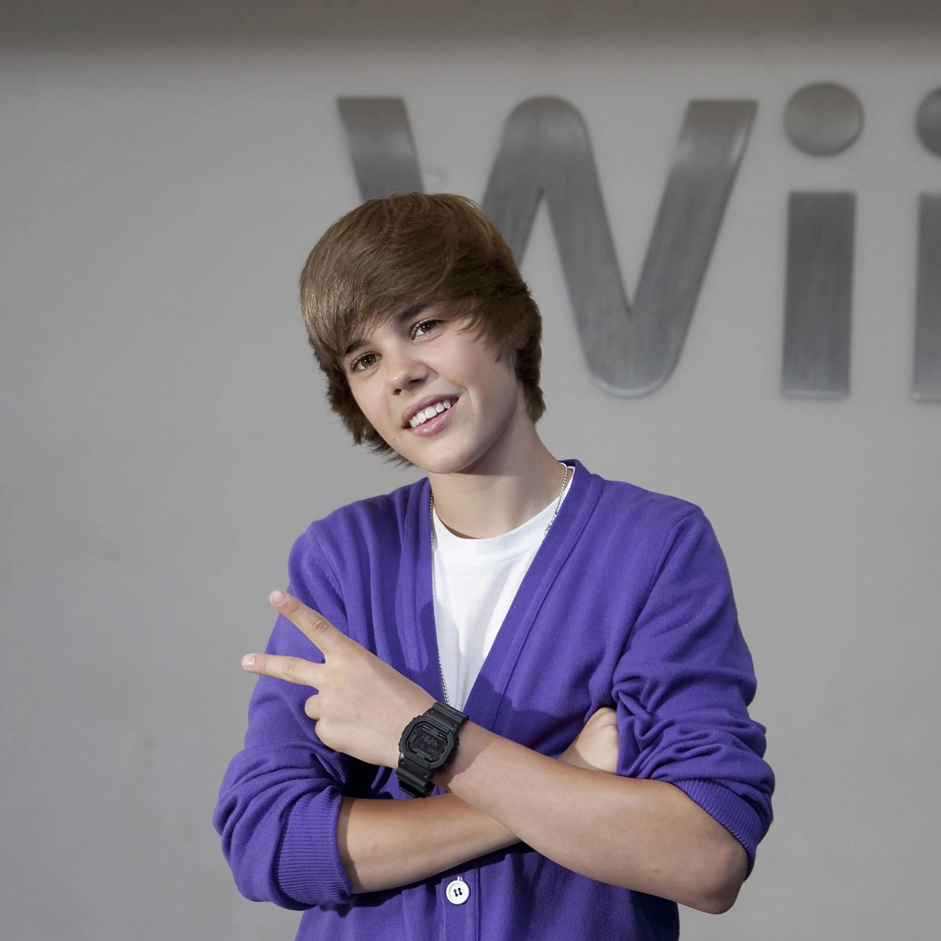 Justin Bieber Visits The Nintendo World Store - September 1, 2009