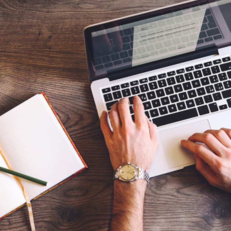 notebook-laptop-man-hands-typing