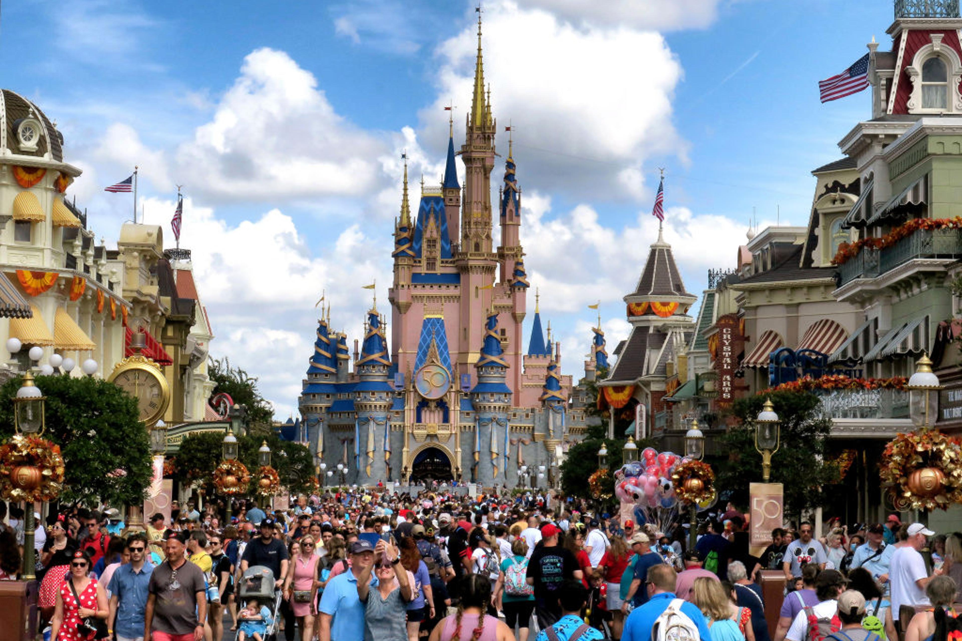 BIZ-DISNEY-50TH-CELEBRATION-2-OS