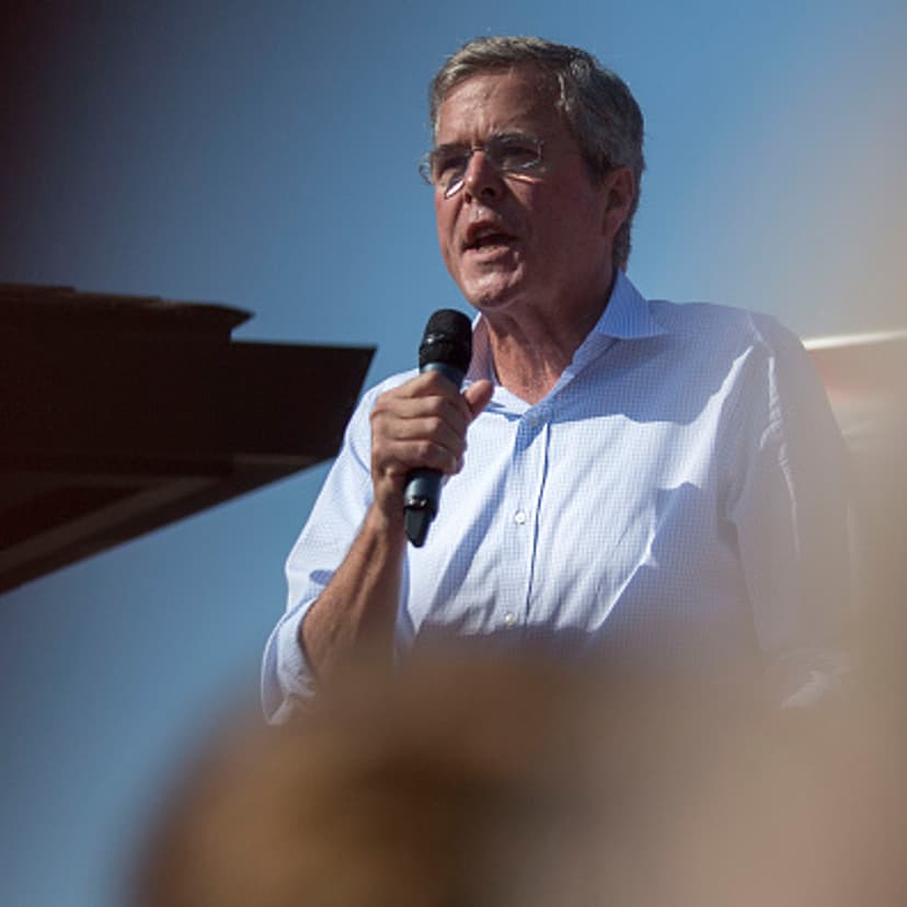 Jeb Bush, former governor of Florida and 2016 Republican presidential candidate, speaks to attendees at the Iowa State Fair Soapbox in Des Moines, Iowa, U.S., on Friday, Aug. 14, 2015.