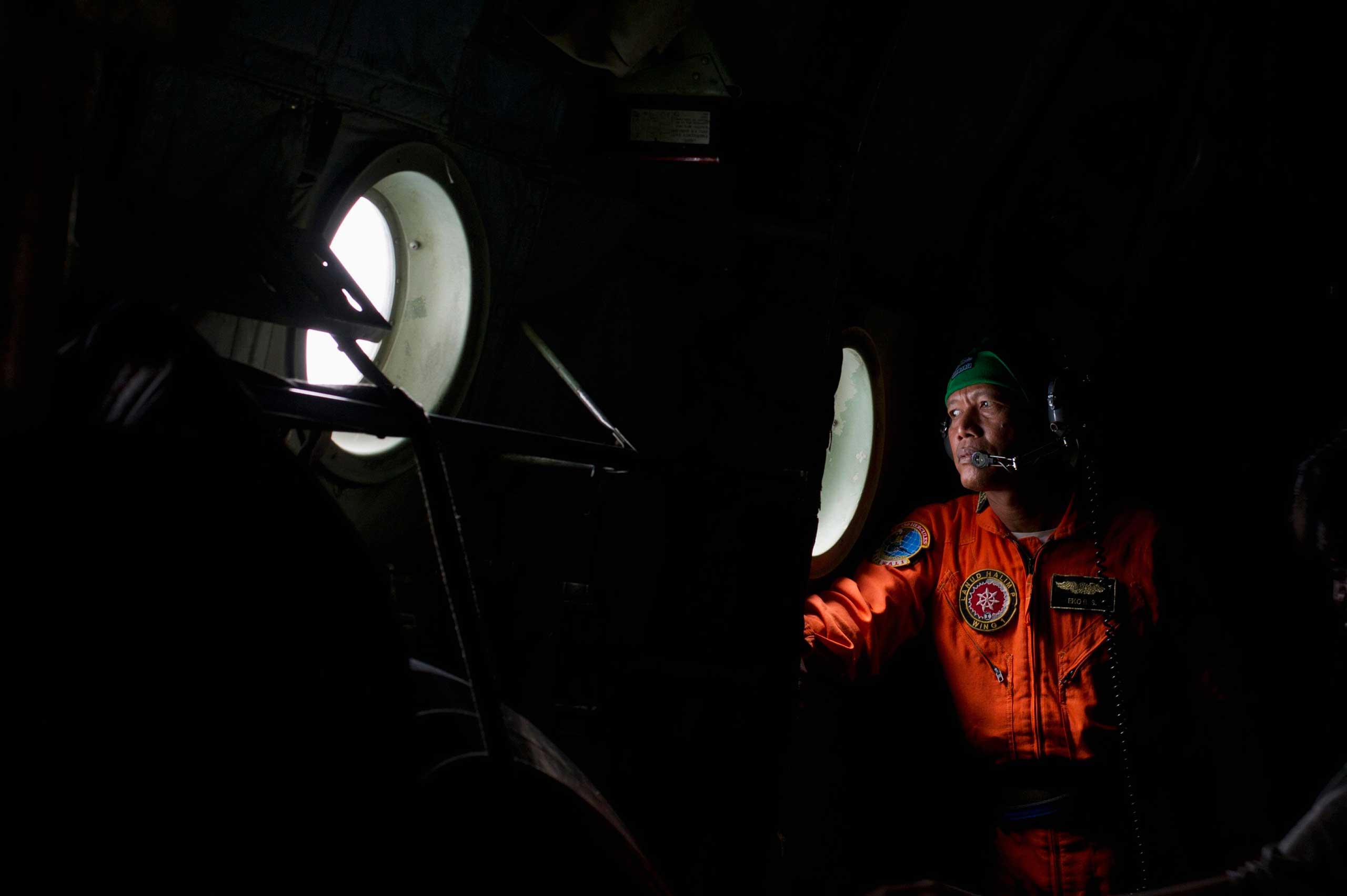 AirAsia Flight QZ8501 Missing Search Indonesia