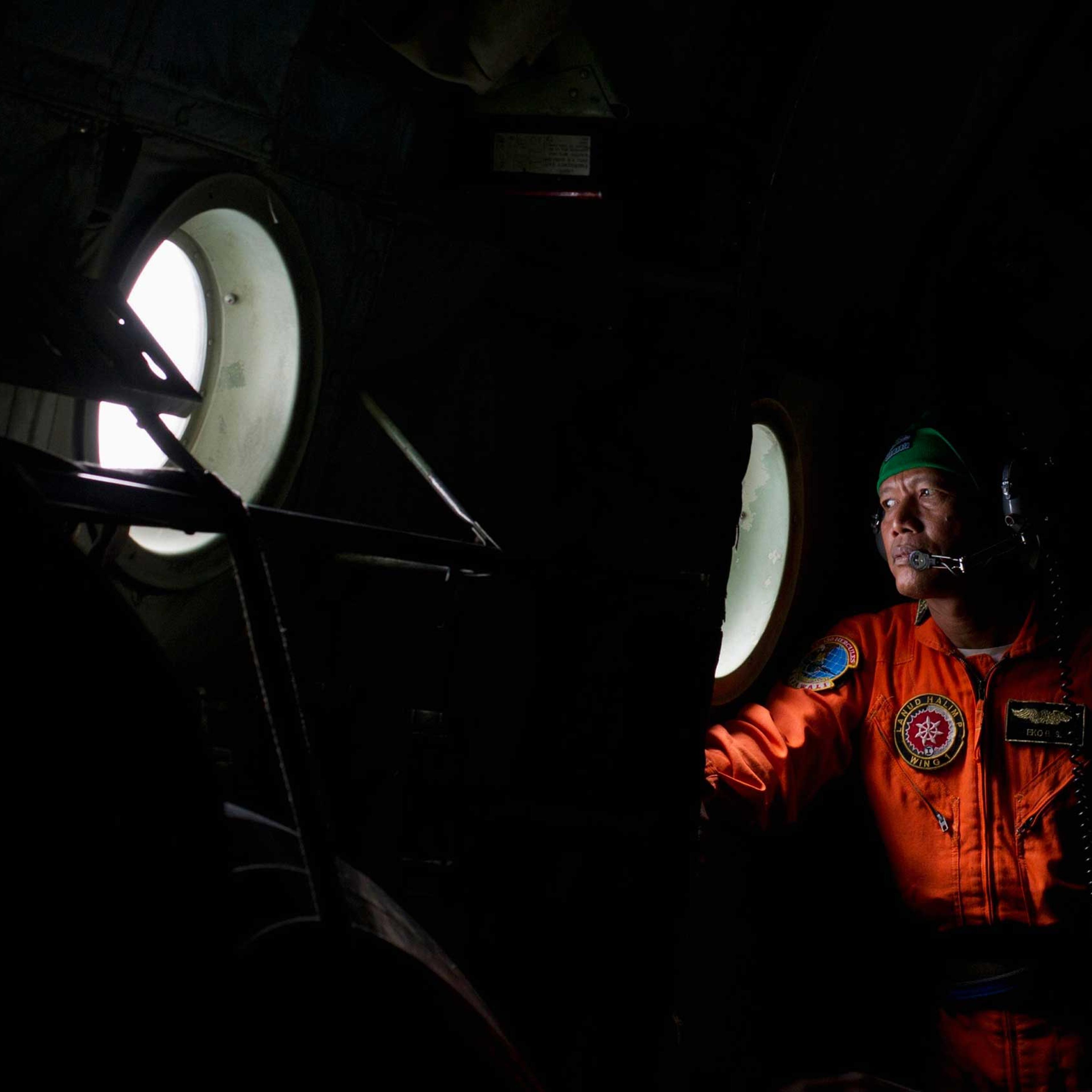 AirAsia Flight QZ8501 Missing Search Indonesia