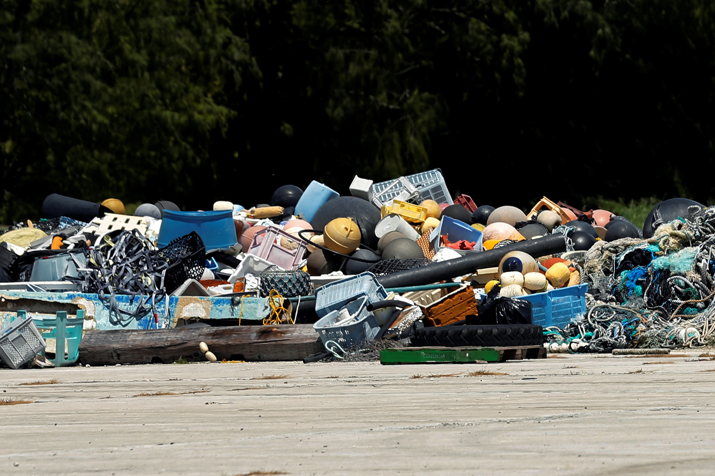 ways-rid-world-oceans-plastic-trash