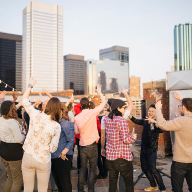 crowd-dancing-city