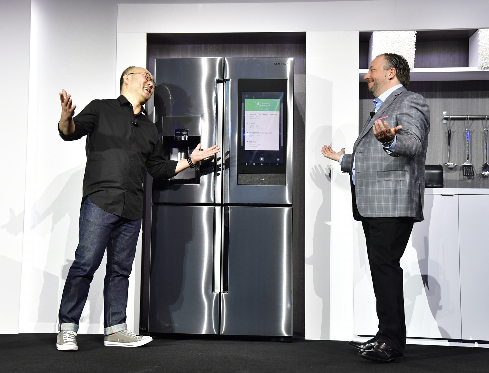 Samsung's Yoon Lee (left) and Joe Stinziano at the company's CES 2018 press conference