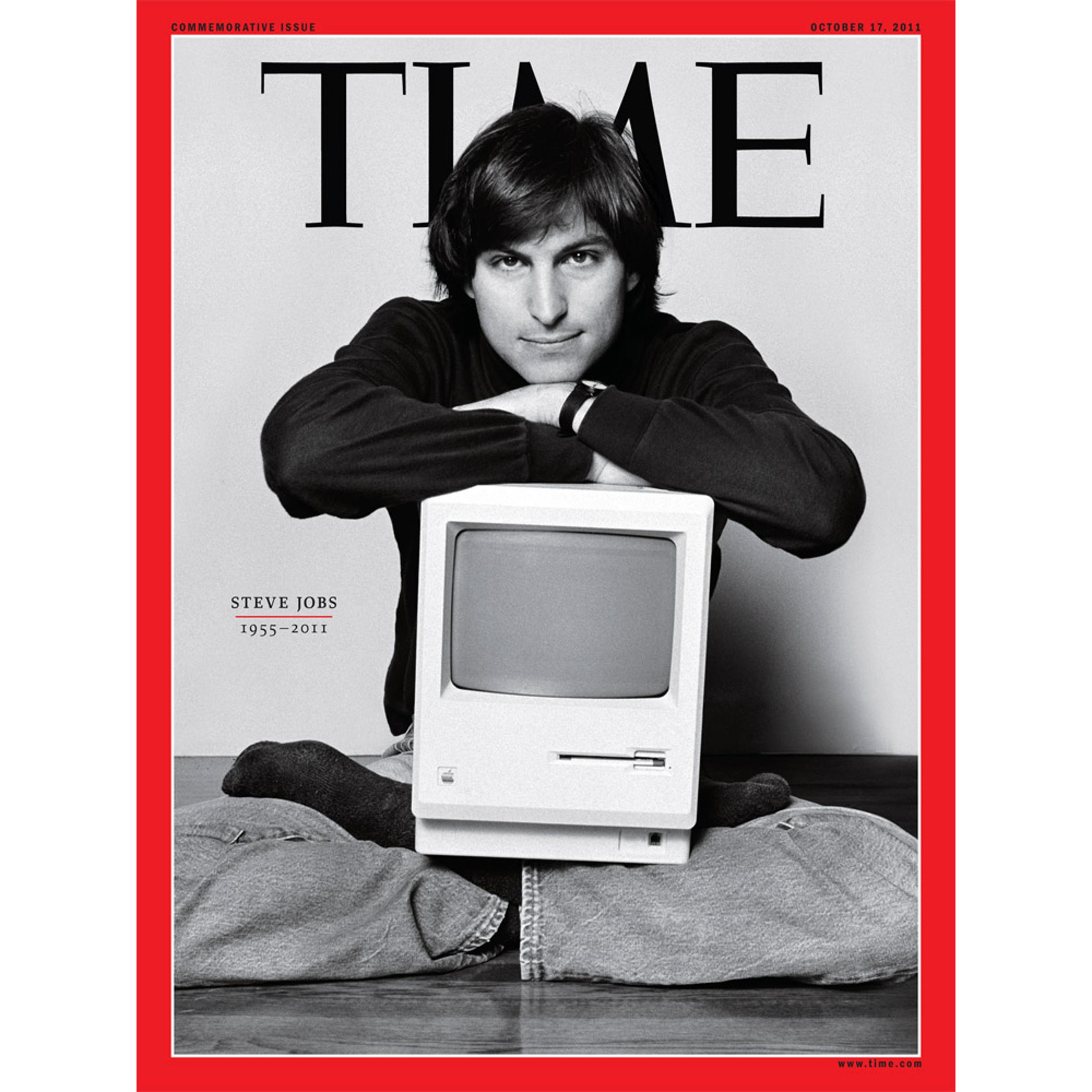An image of Steve Jobs in his living room in Woodside, Ca., February 1984.