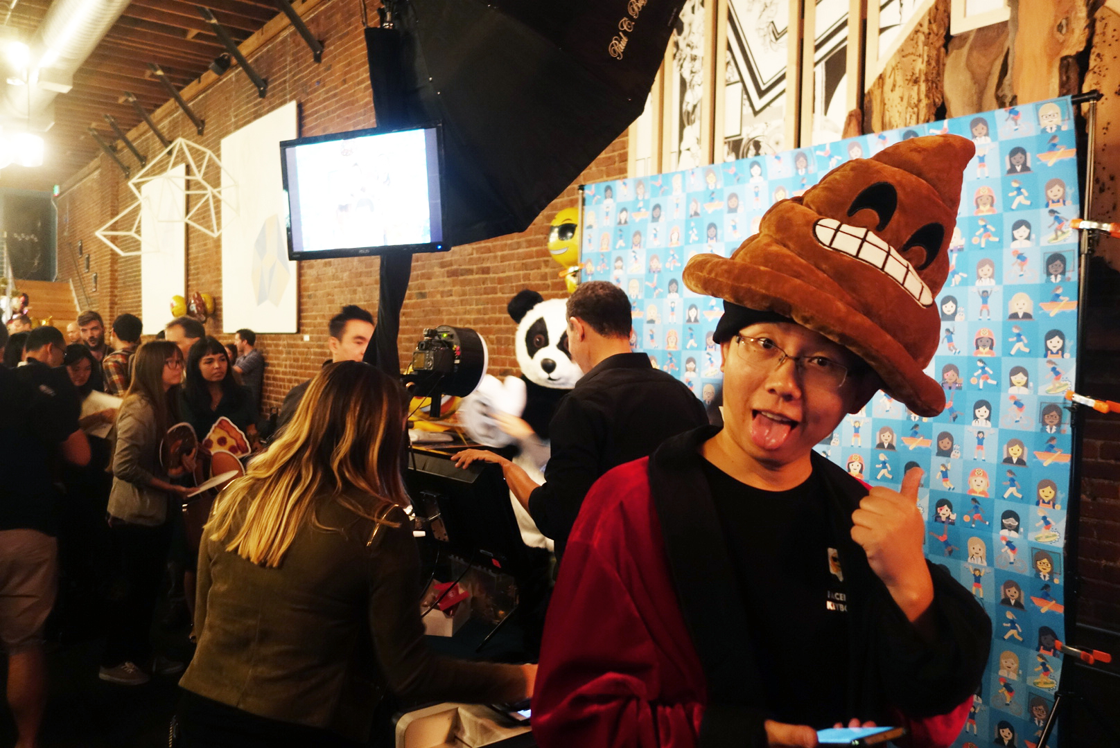 Emojicon: Inside the World's First Emoji Convention