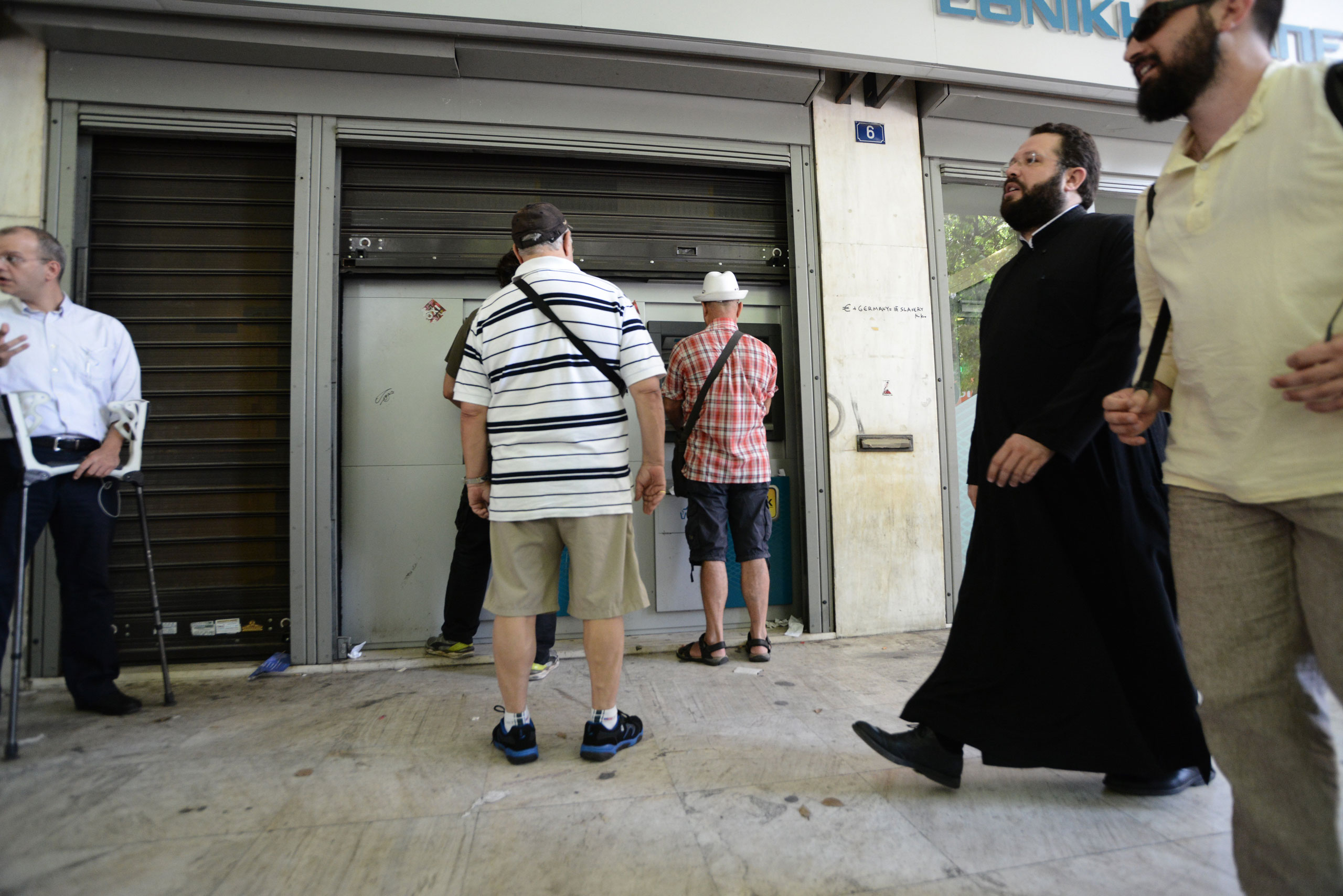 Pensioners at an ATM at Karageorgi Servias Street
