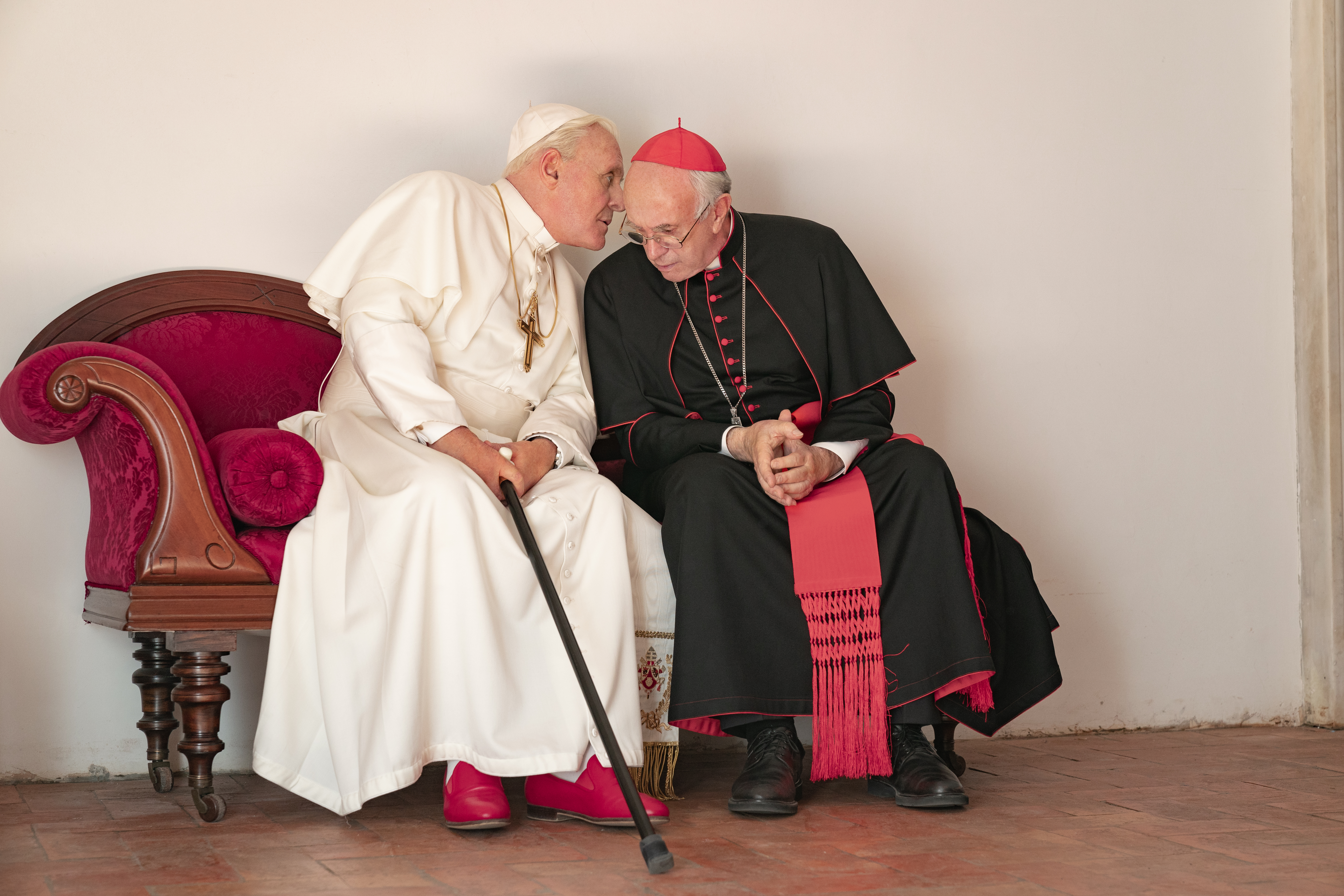 Anthony Hopkins and Jonathan Pryce in 'The Two Popes'