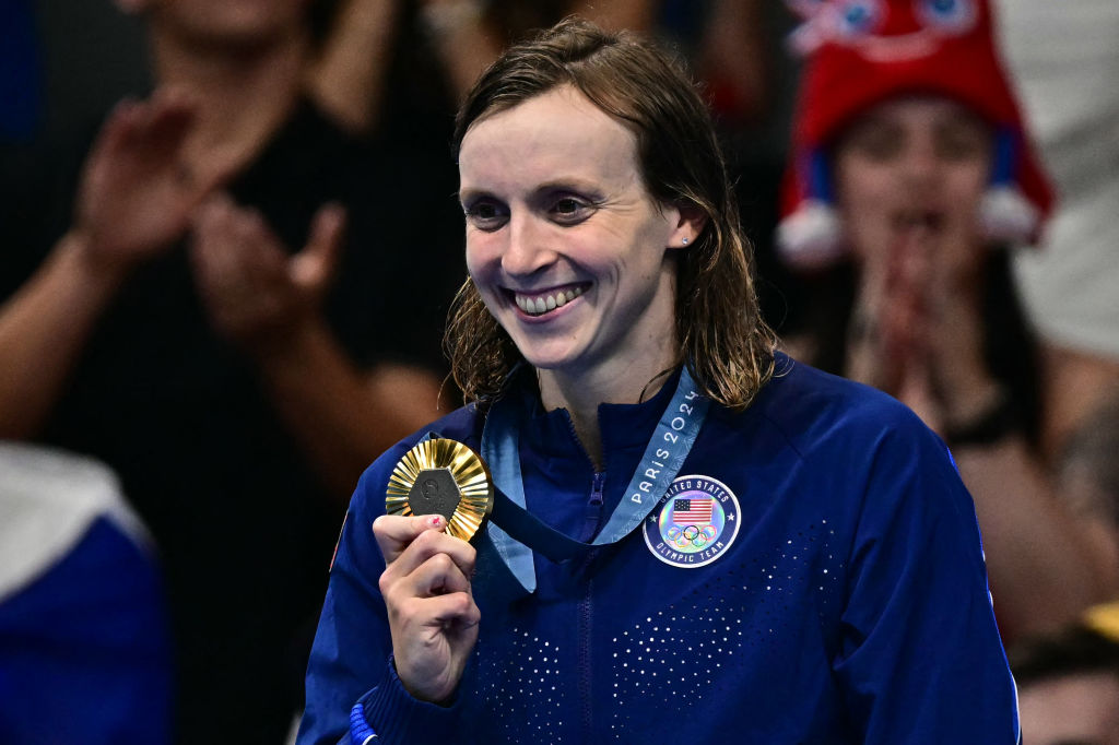 SWIMMING-OLY-PARIS-2024-MEDALS