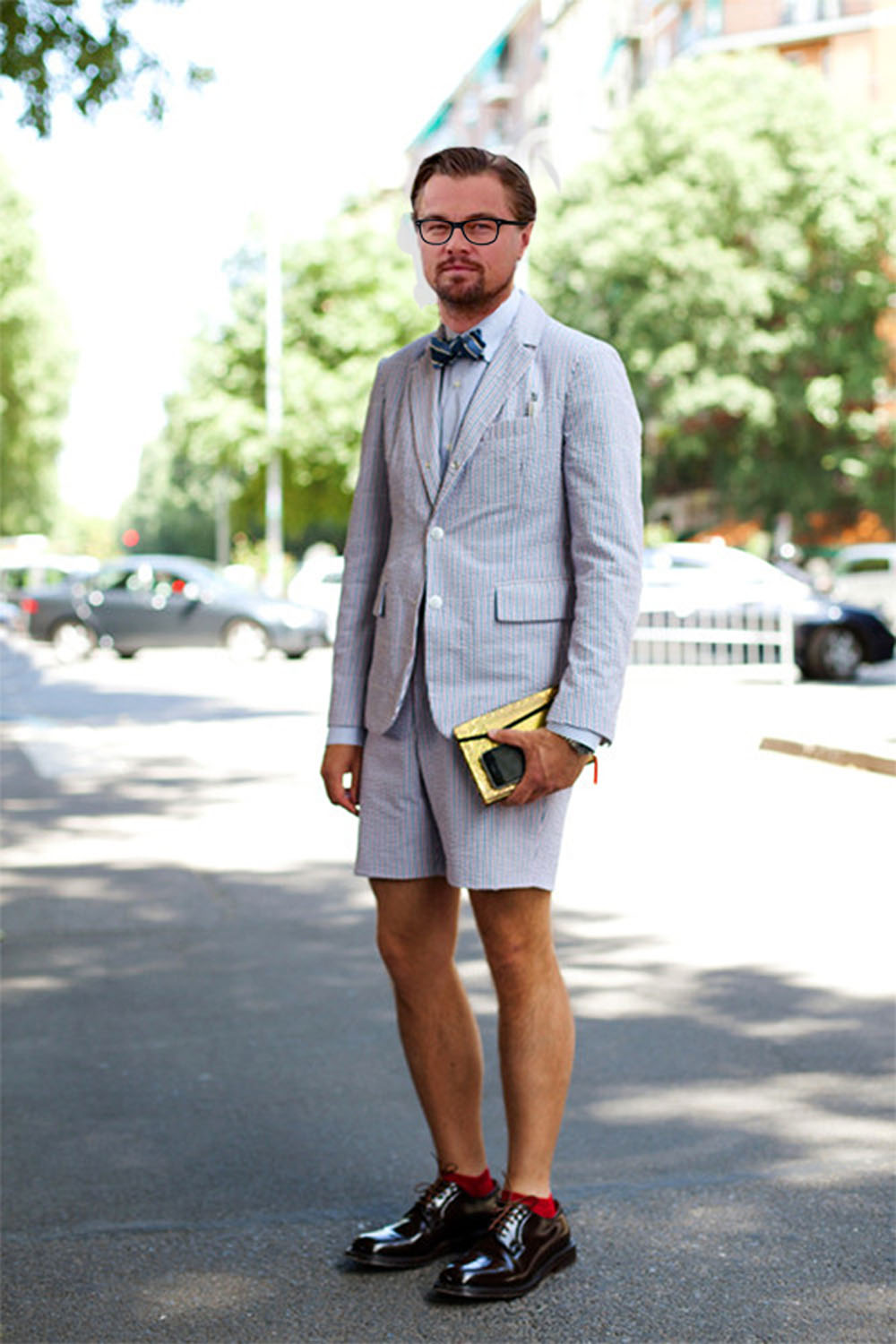 See Leonardo Dicaprio dressed as a hipster.