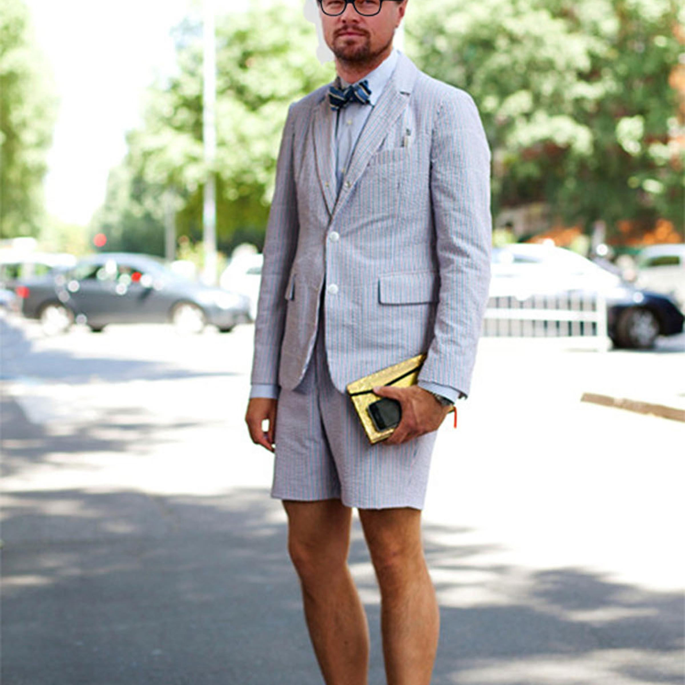 See Leonardo Dicaprio dressed as a hipster.