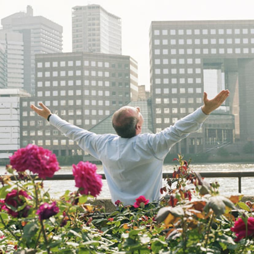 Make your boss happy by demonstrating enthusiasm, gratitude, and respect, among other things.
