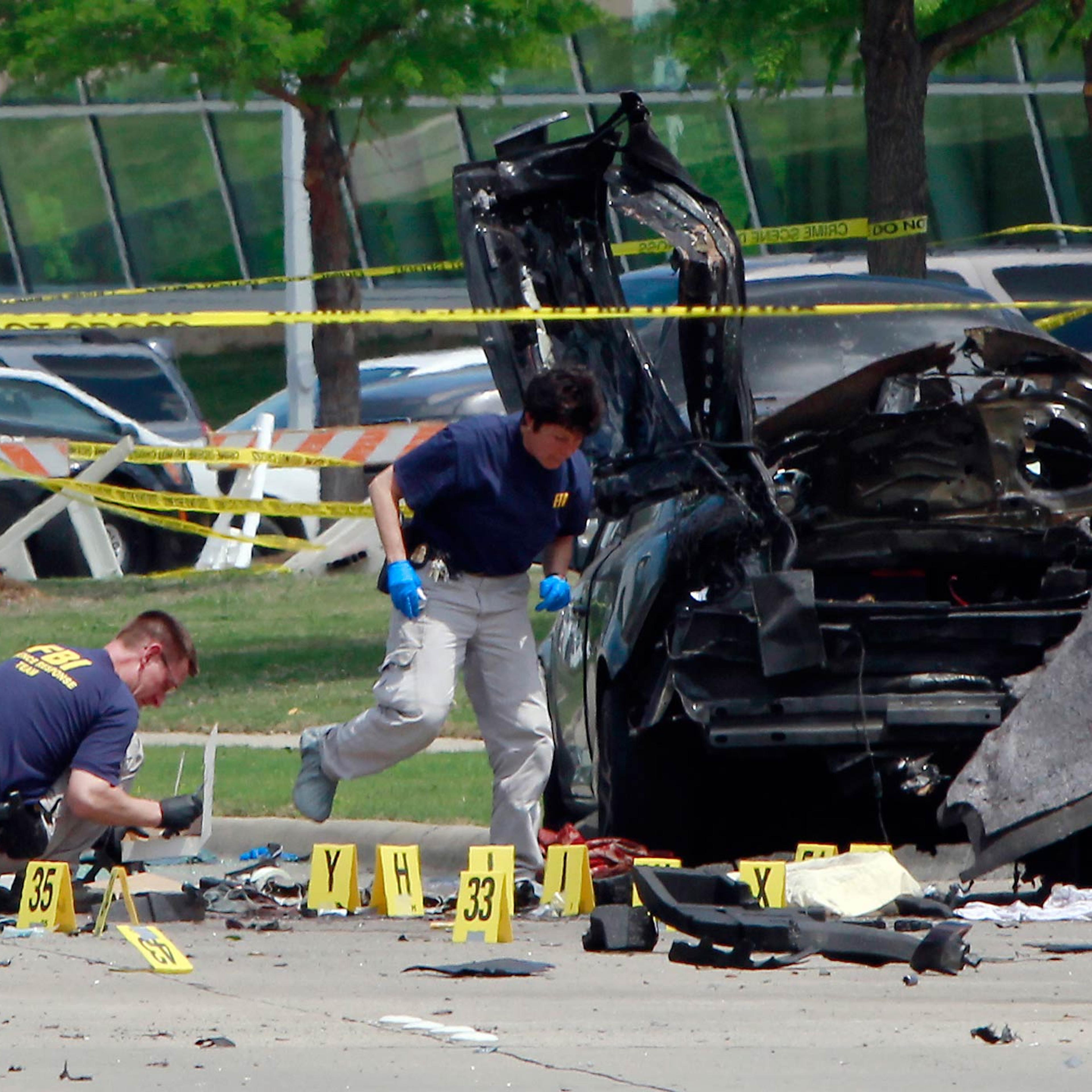 Two Gunmen Killed Outside Mohammed Cartoon Contest Event In Texas