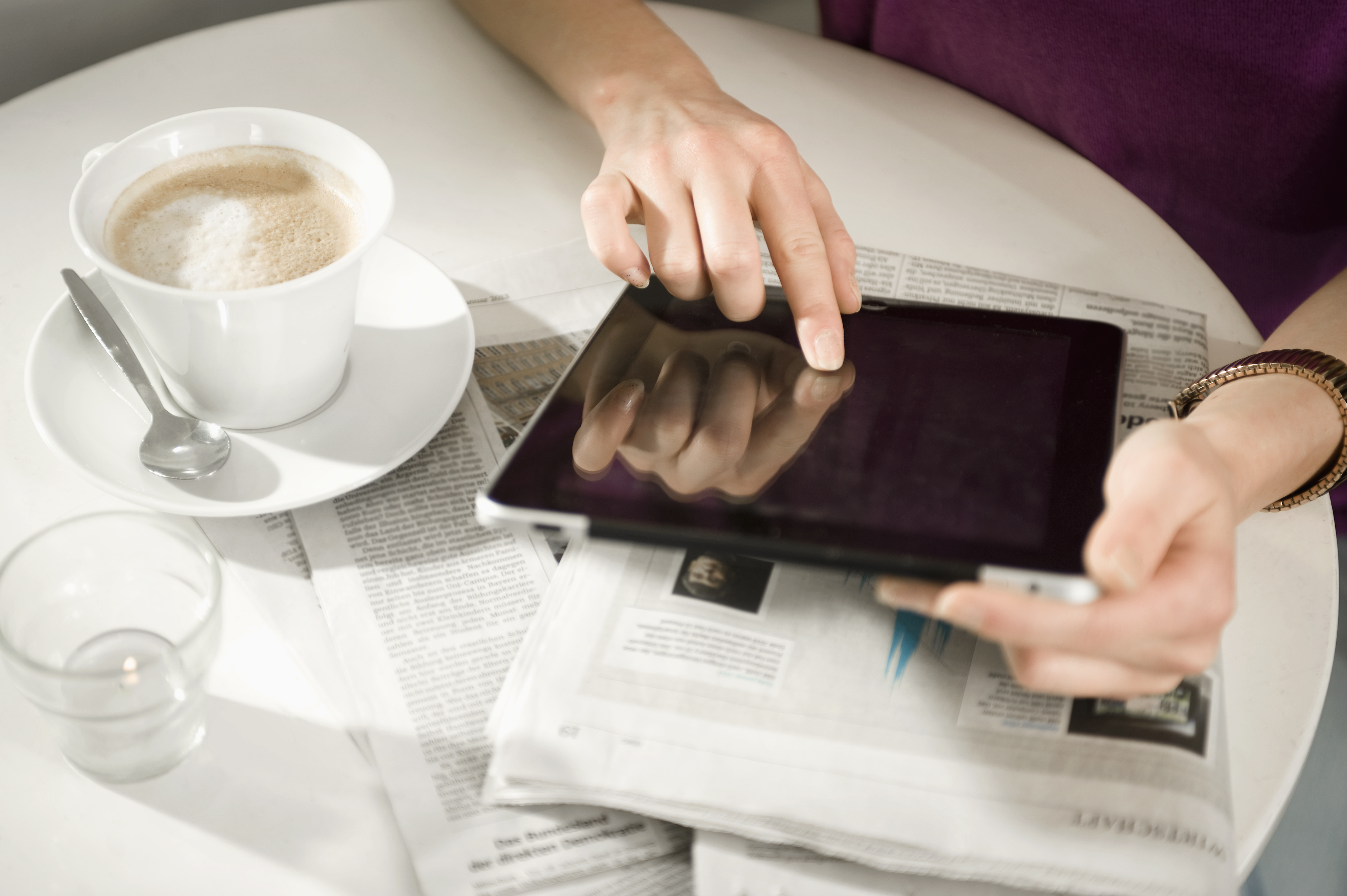 tablet news woman