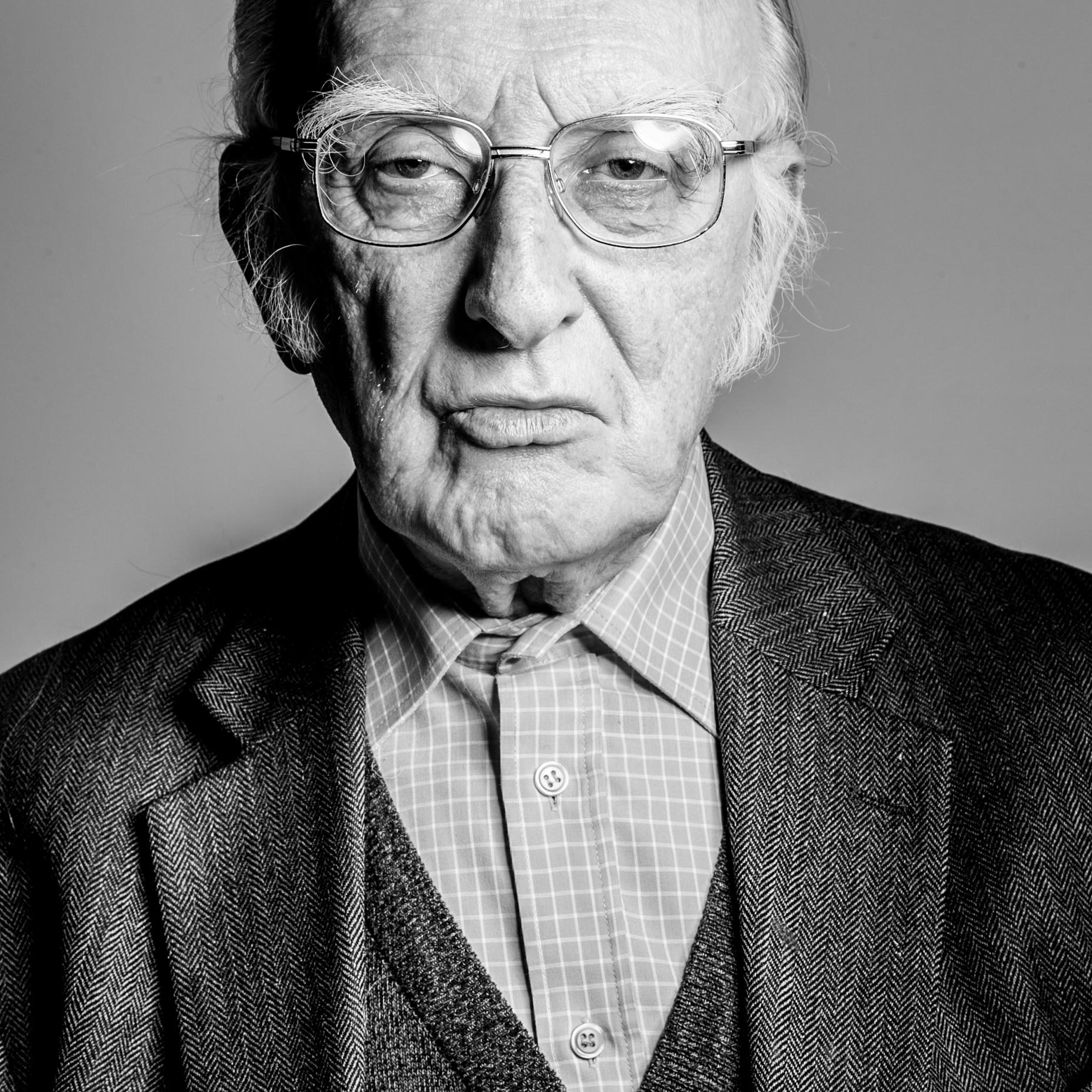 Actor J.J. Murphy, who was slated to play Ser Denys Mallister, the oldest member of the Night's Watch in the upcoming fifth season of Game of Thrones, died on August 8, 2014 at the age of 86.