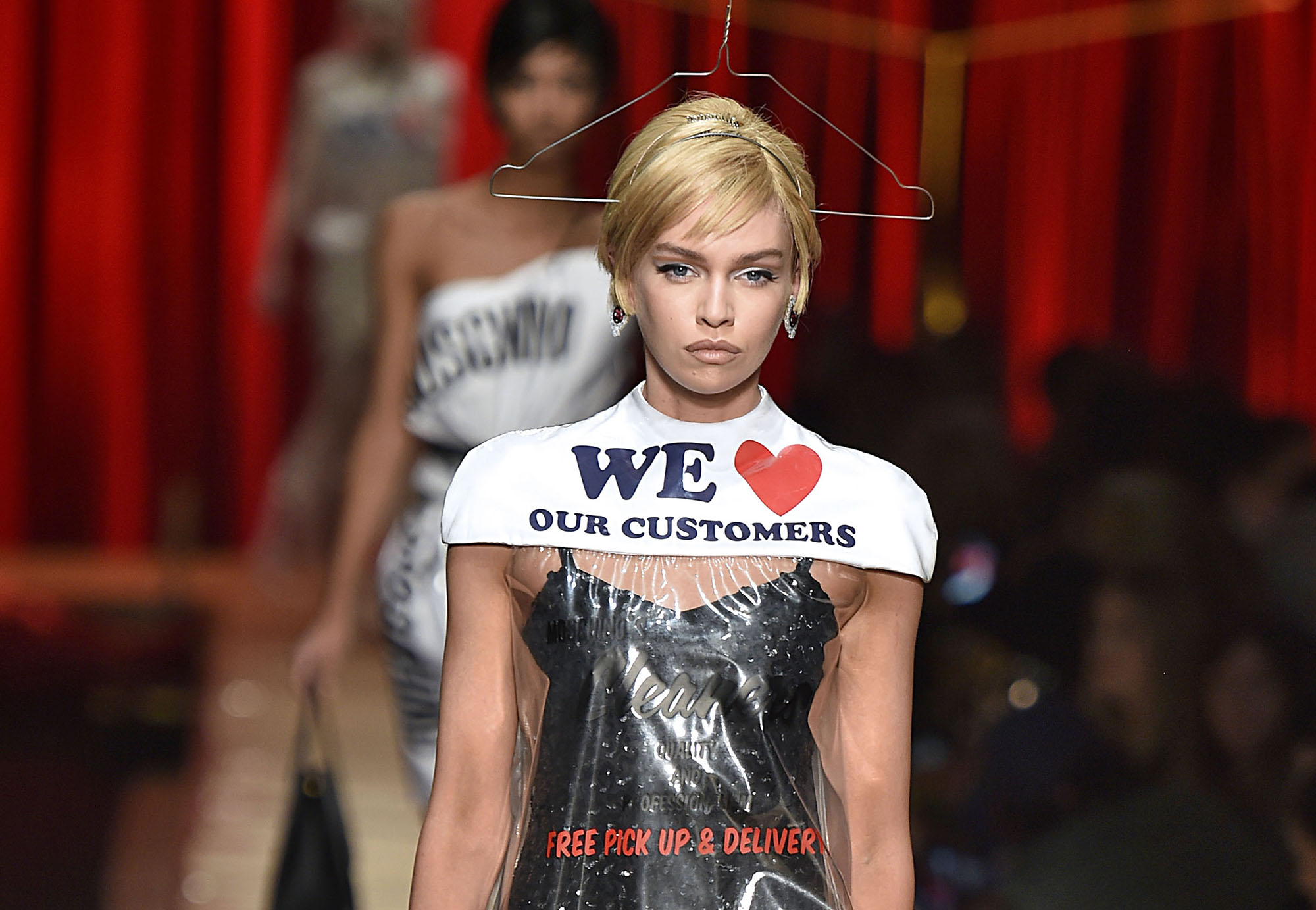 moschino fashion kills dress Fashion Kills at Moschino Fall 2016 Fashion