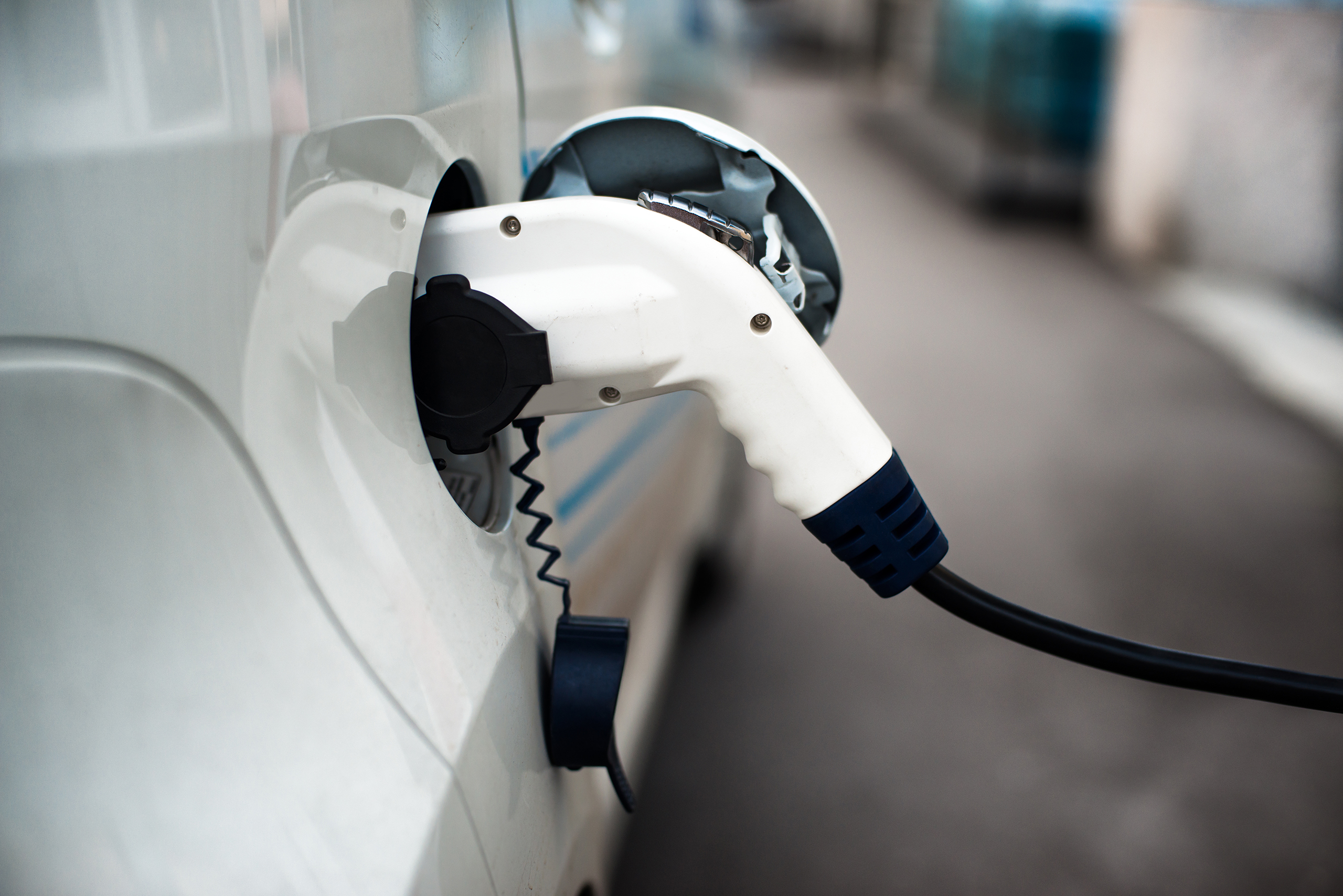 Charging an electric car with the power cable