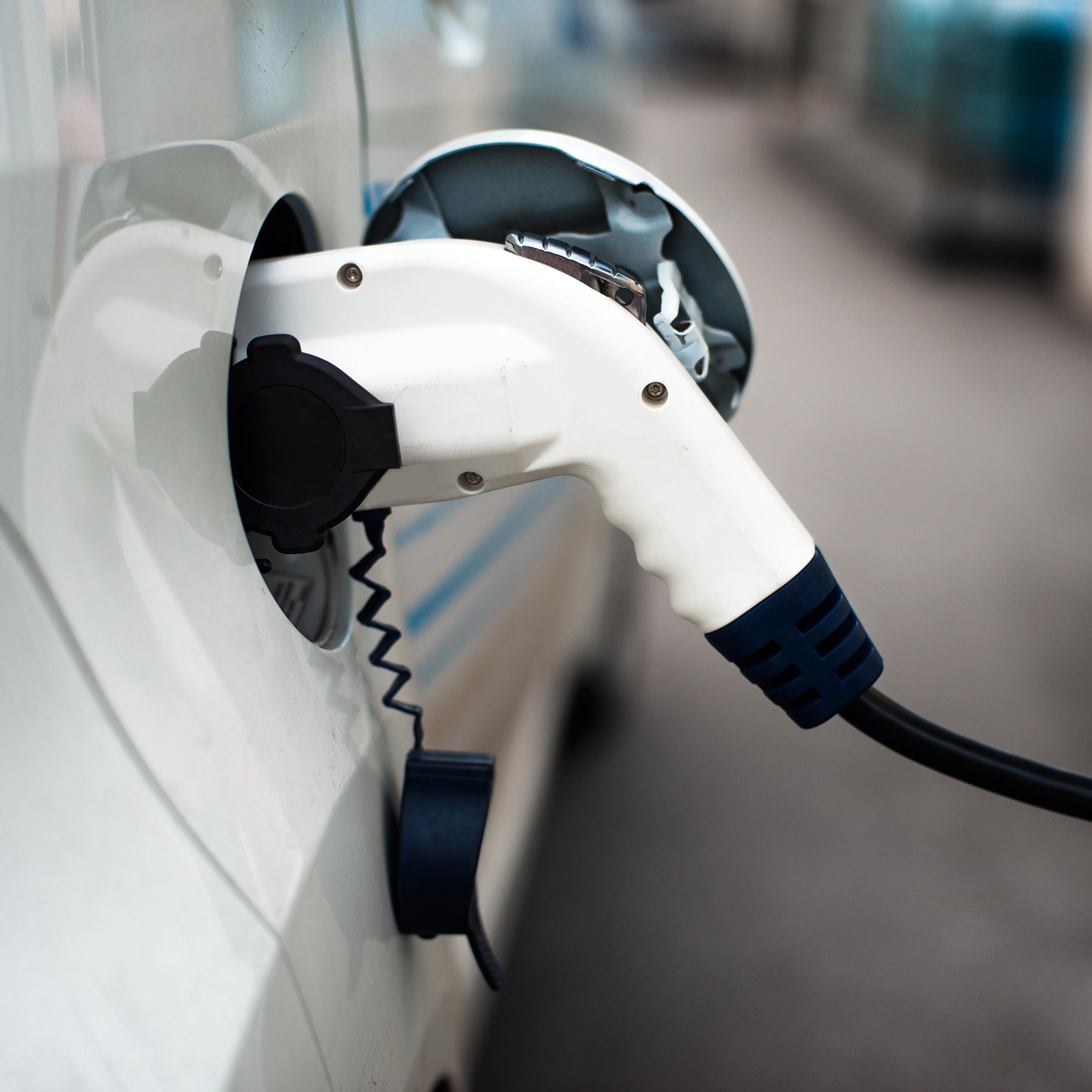 Charging an electric car with the power cable