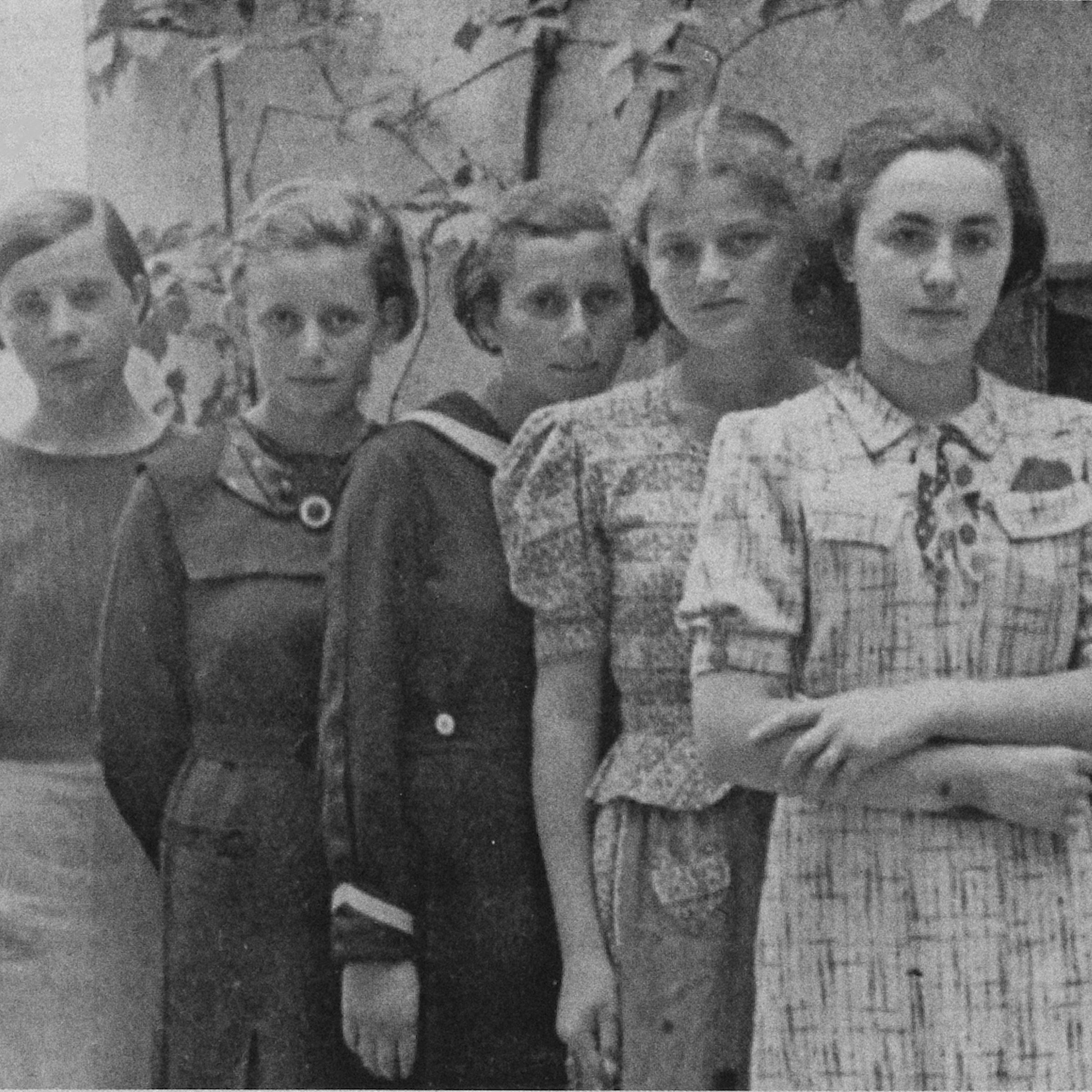A group of teenage girls from the town of Humenné, Slovakia, c. 1936. From left to right: an unidentified girl, Anna Herskovicova, another unidentified girl, Lea Friedman and Debora Gross (sister of Adela Gross). Adela Gross and Lea Friedman were two of the 999 unmarried Jewish women and girls on the first official transport of Jews to Auschwitz.