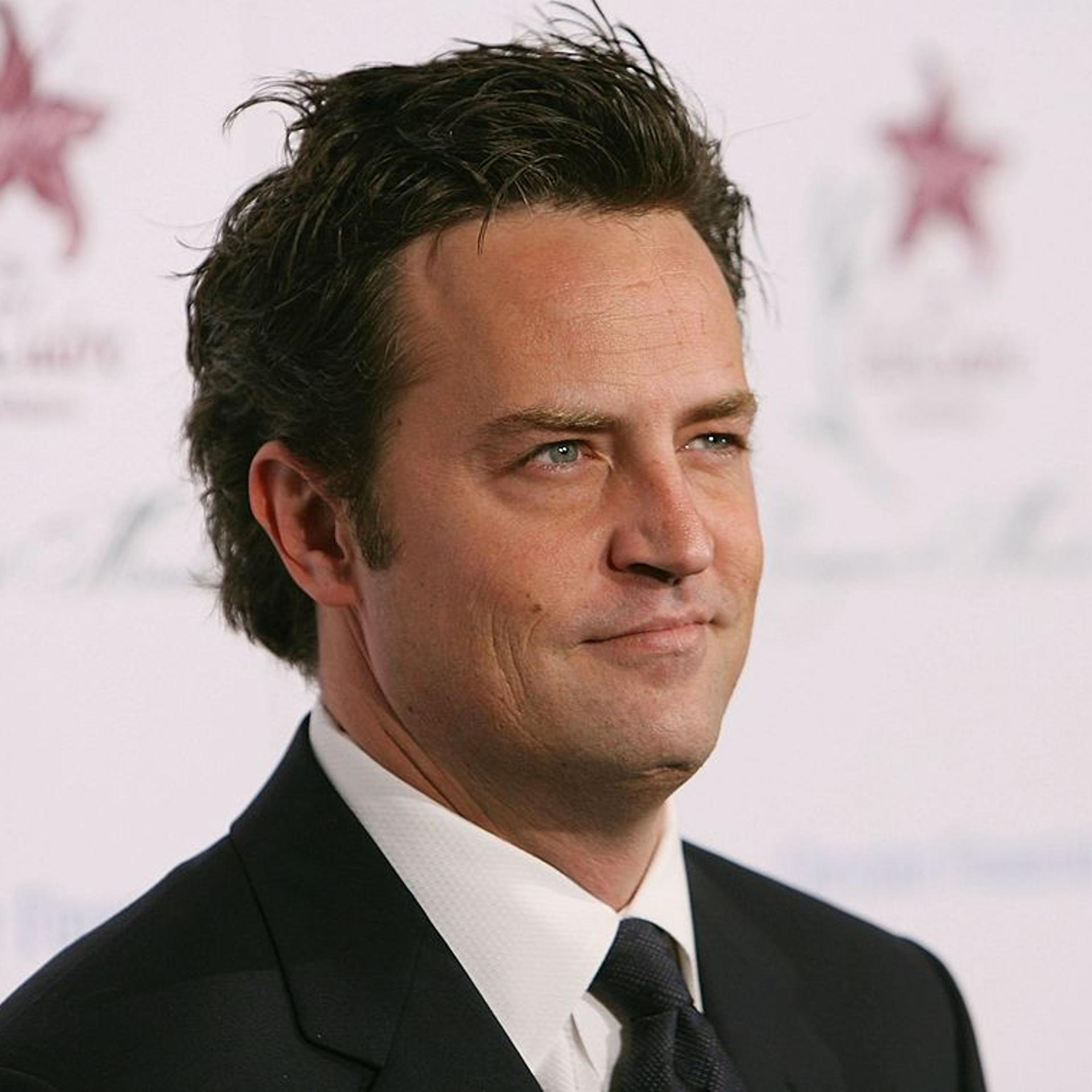 Matthew Perry arrives at the 9th Annual Dinner Benefiting the Lili Claire Foundation at the Beverly Hilton Hotel in Beverly Hills, Calif., on October 14, 2006.