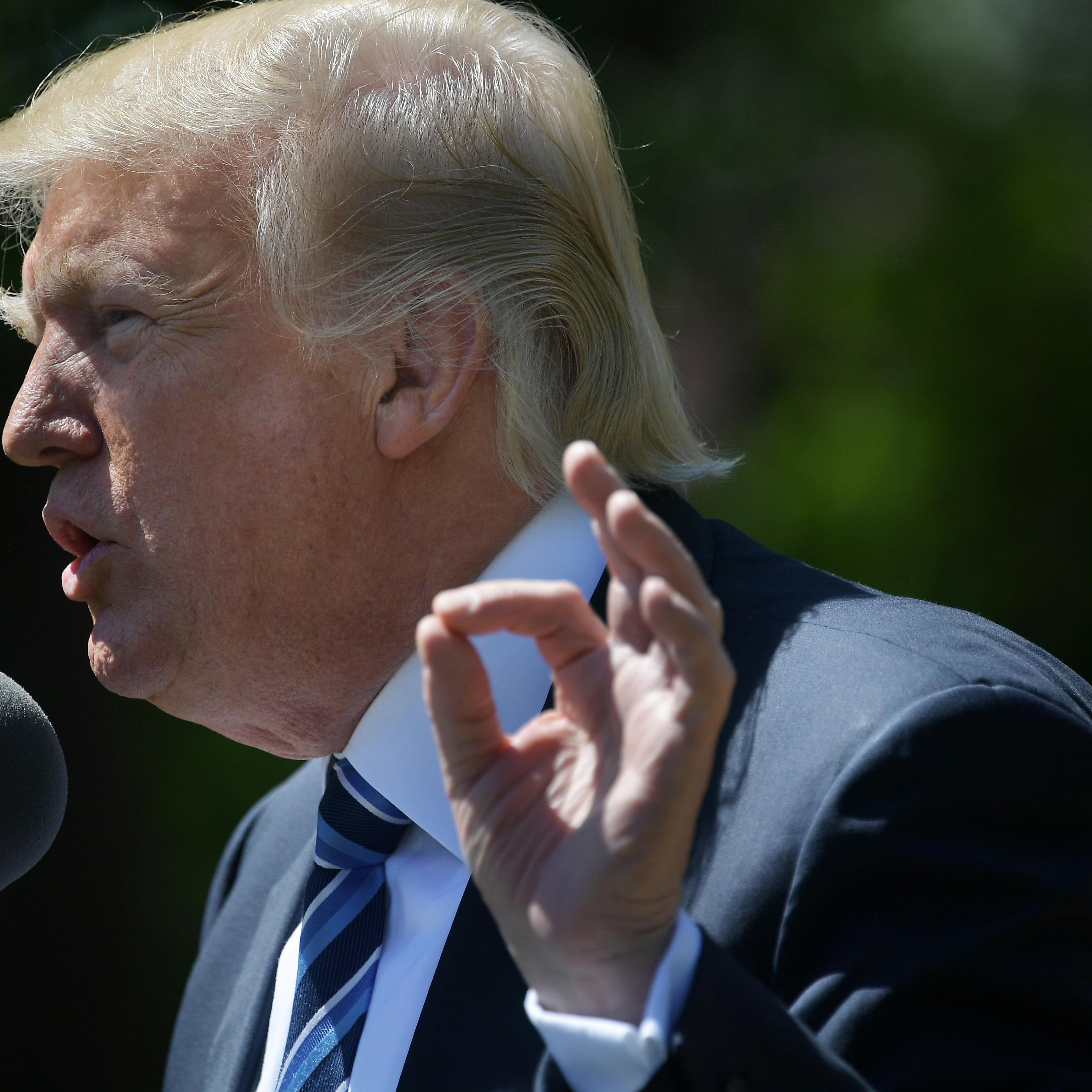 US-TRUMP-AIRFORCE-TROPHY
