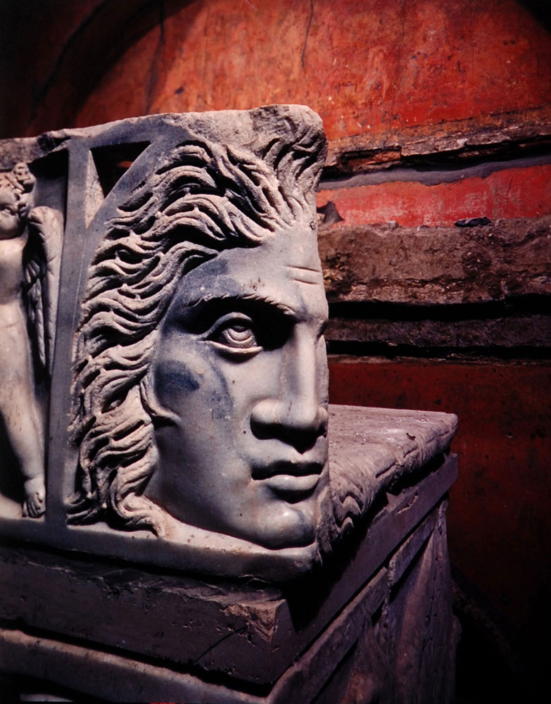 Classic sculpture adorns the Marci sarcophagus of Q. Marcius Hermes and his wife.