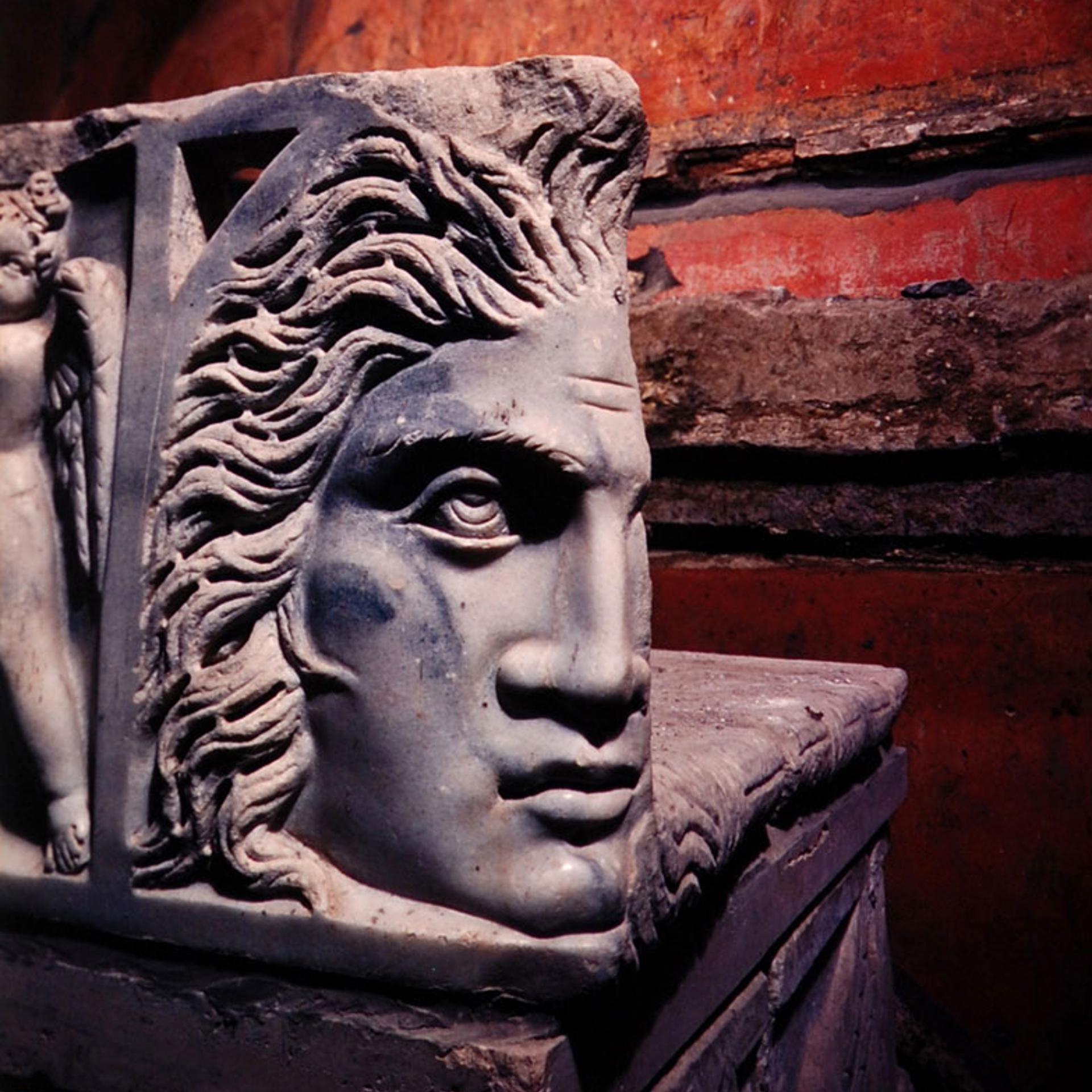 Classic sculpture adorns the Marci sarcophagus of Q. Marcius Hermes and his wife.