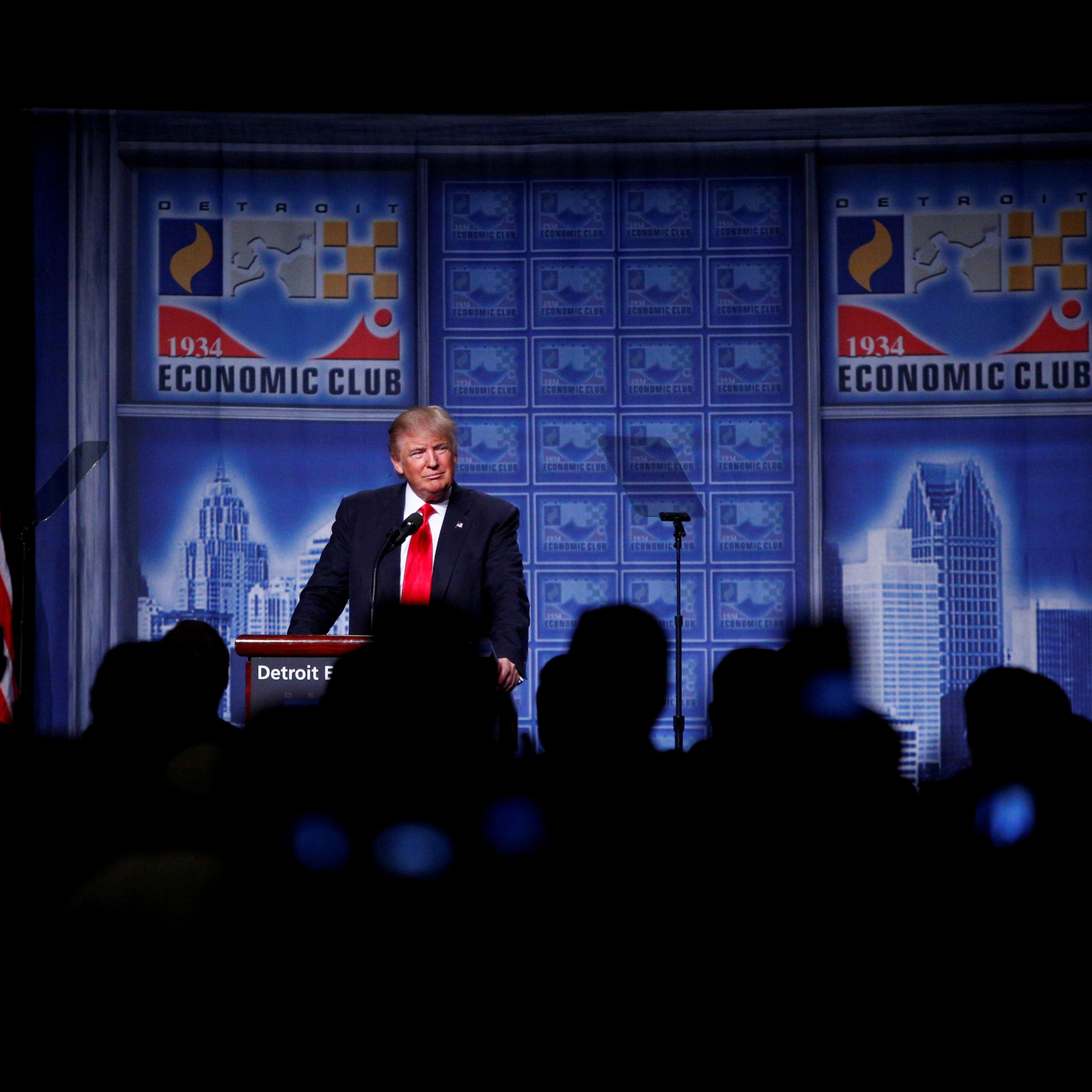 Republican U.S. presidential nominee Donald Trump speaks to the Detroit Economic Club at the Cobo Center in Detroit, Michigan August 8, 2016. REUTERS/Eric Thayer - RTSLVOC