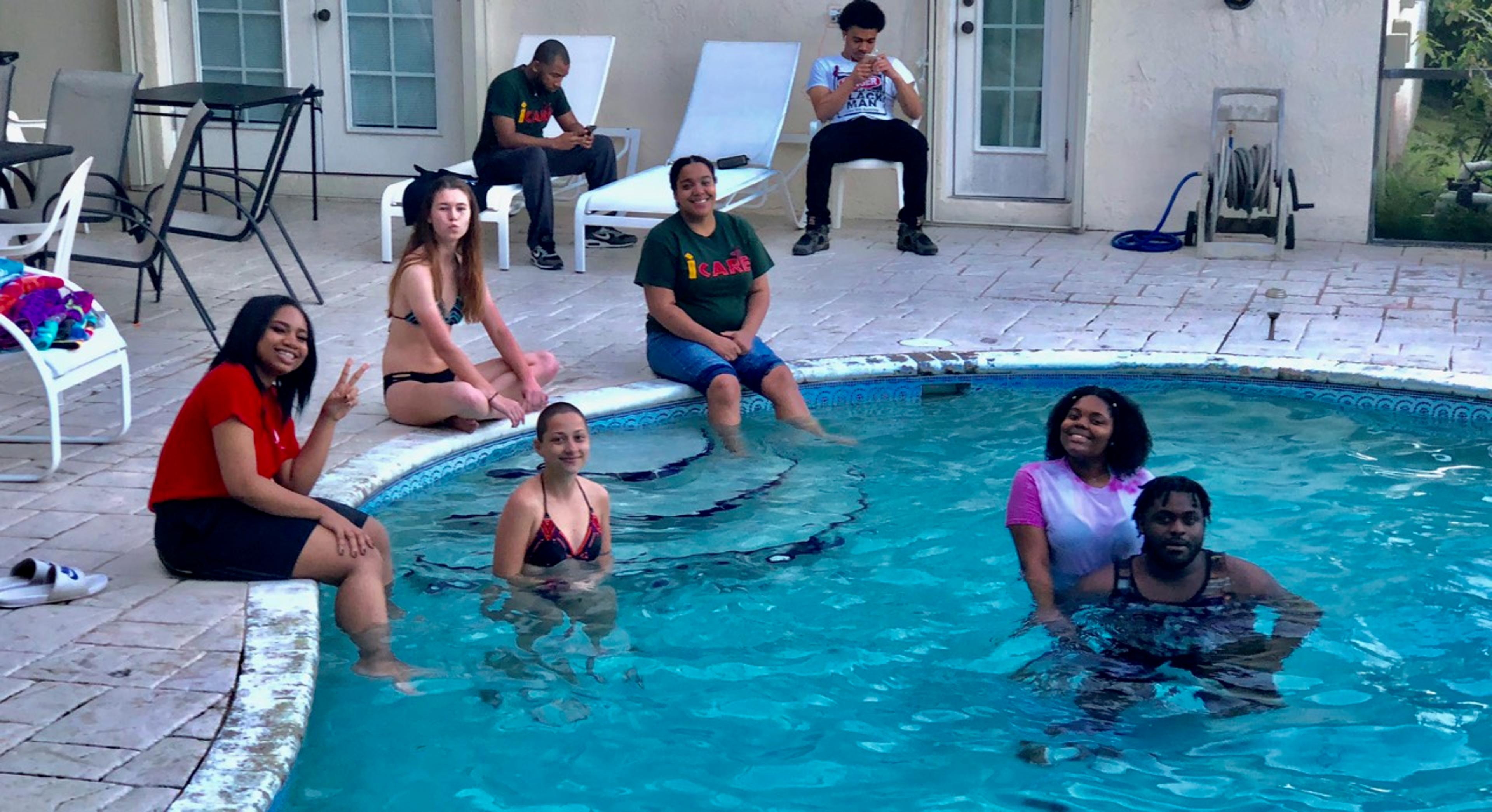 Students from Marjory Stoneman Douglas High School in Parkland, Fla. met with members of the Peace Warriors, a Chicago youth group, in March 2018.