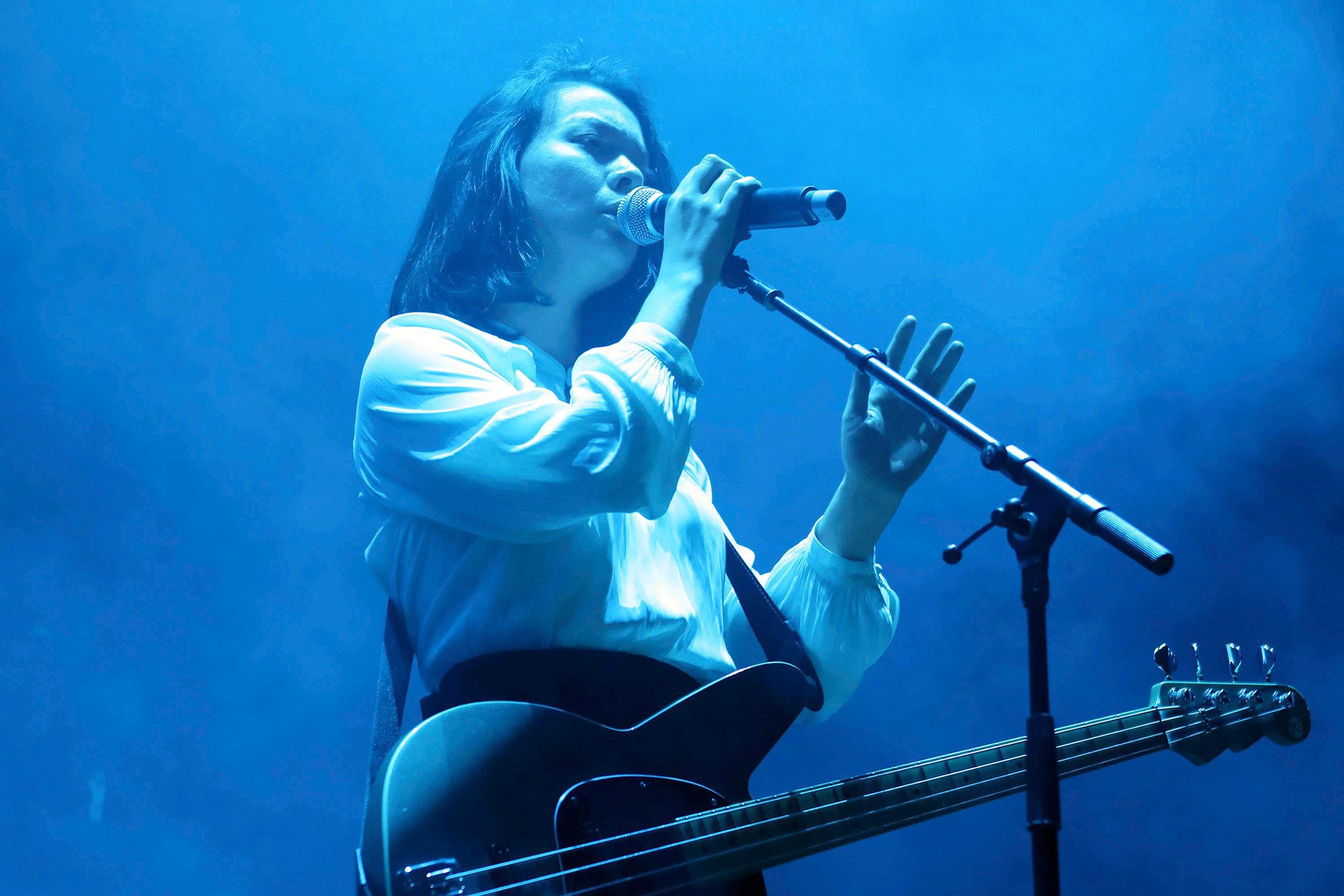 mitski-performance-singer