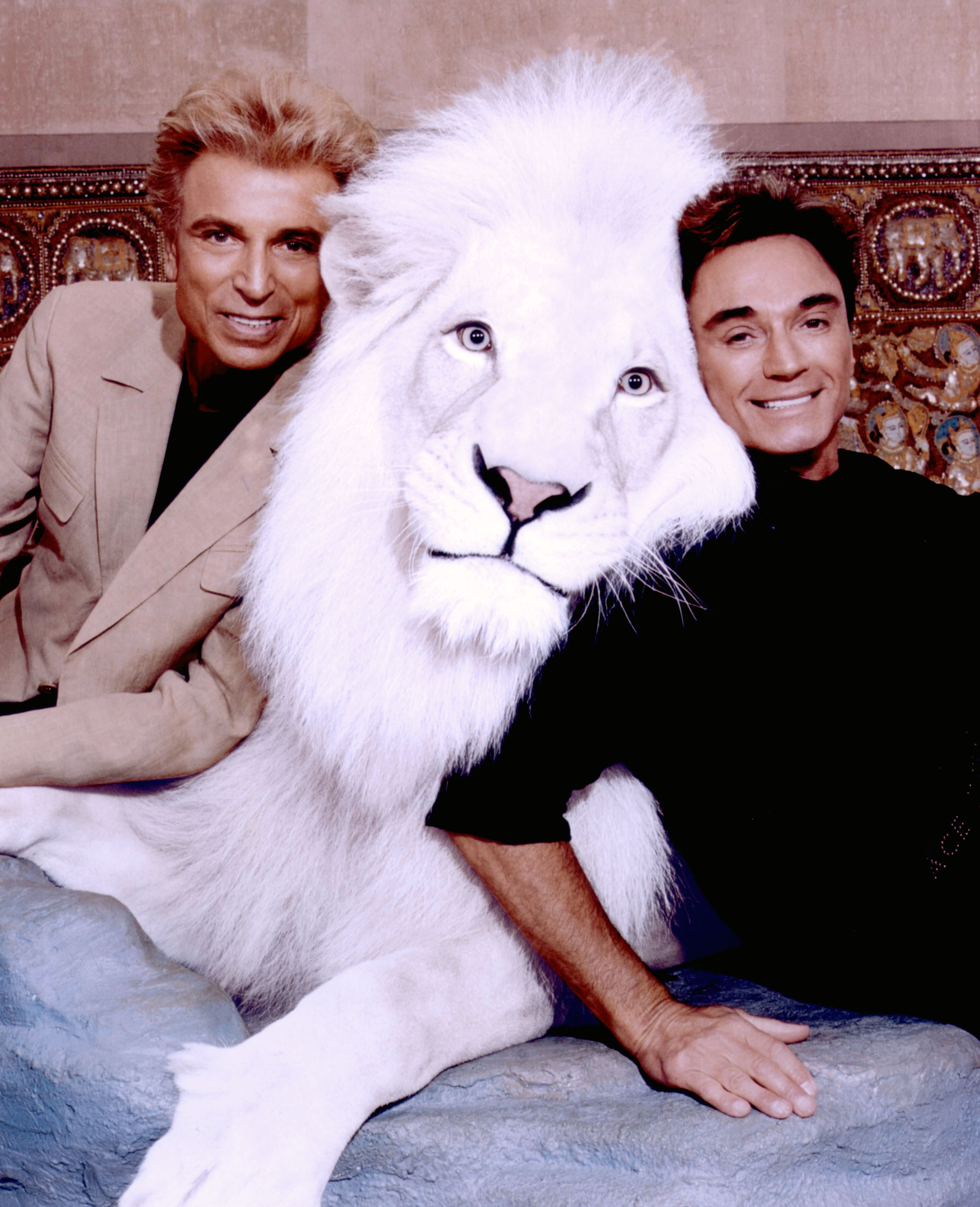 Magicians Siegfried Roy lion white