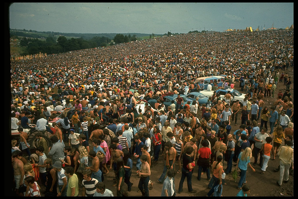 Overall of the huge crowd, looking towards large y