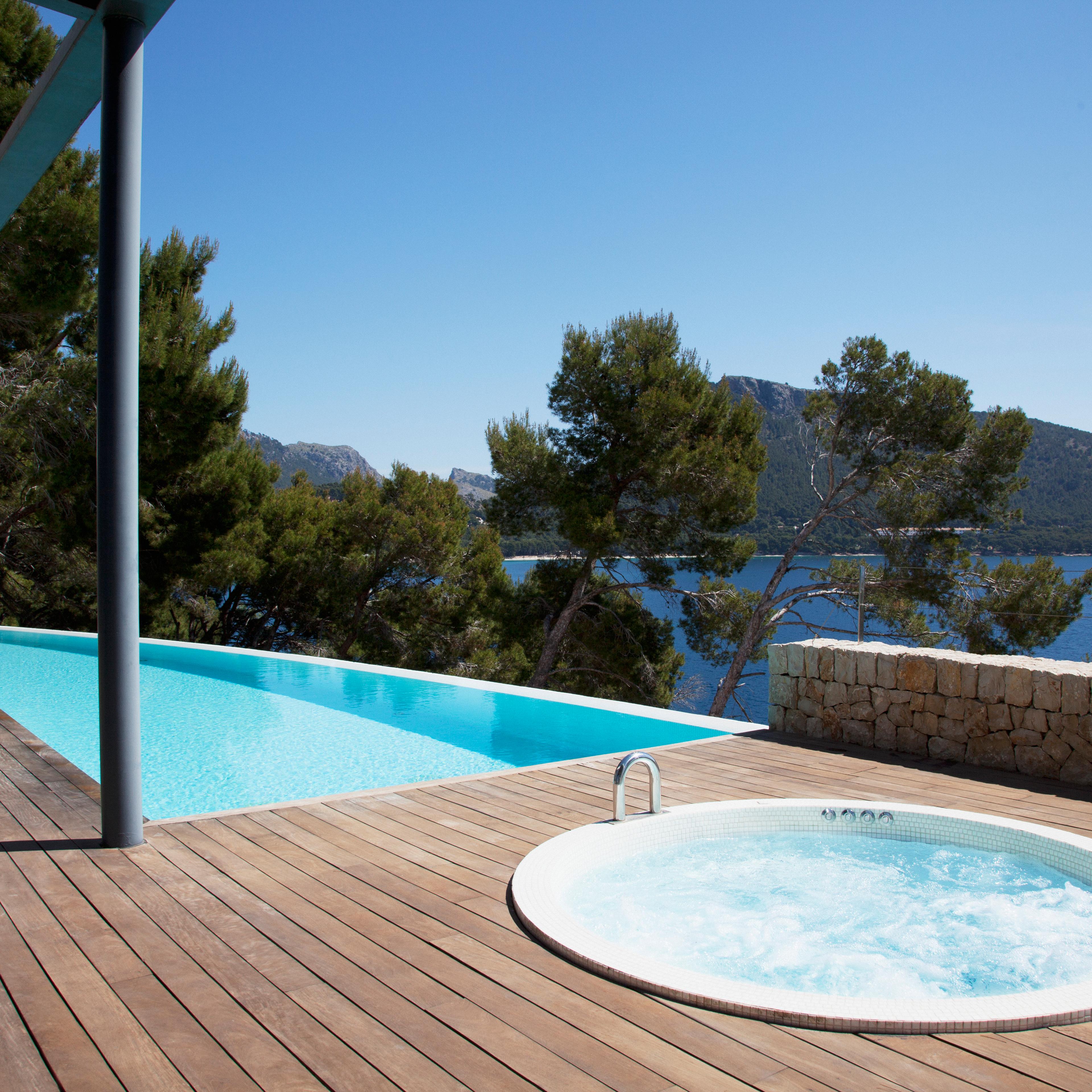 Pool and hot tub on patio