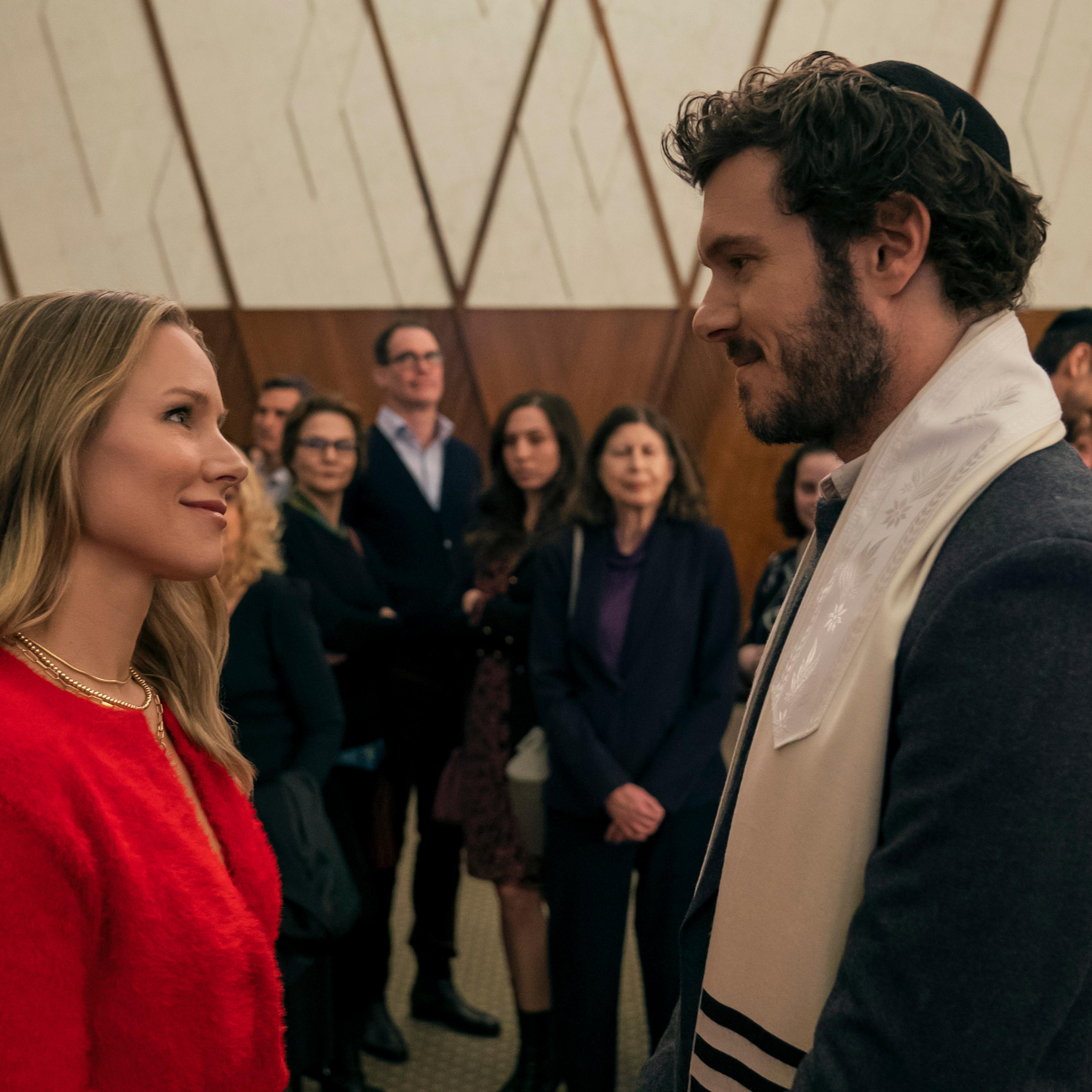 Nobody Wants This. (L to R) Kristen Bell as Joanne, Adam Brody as Noah in episode 102 of Nobody Wants This. Cr. Stefania Rosini/Netflix © 2024