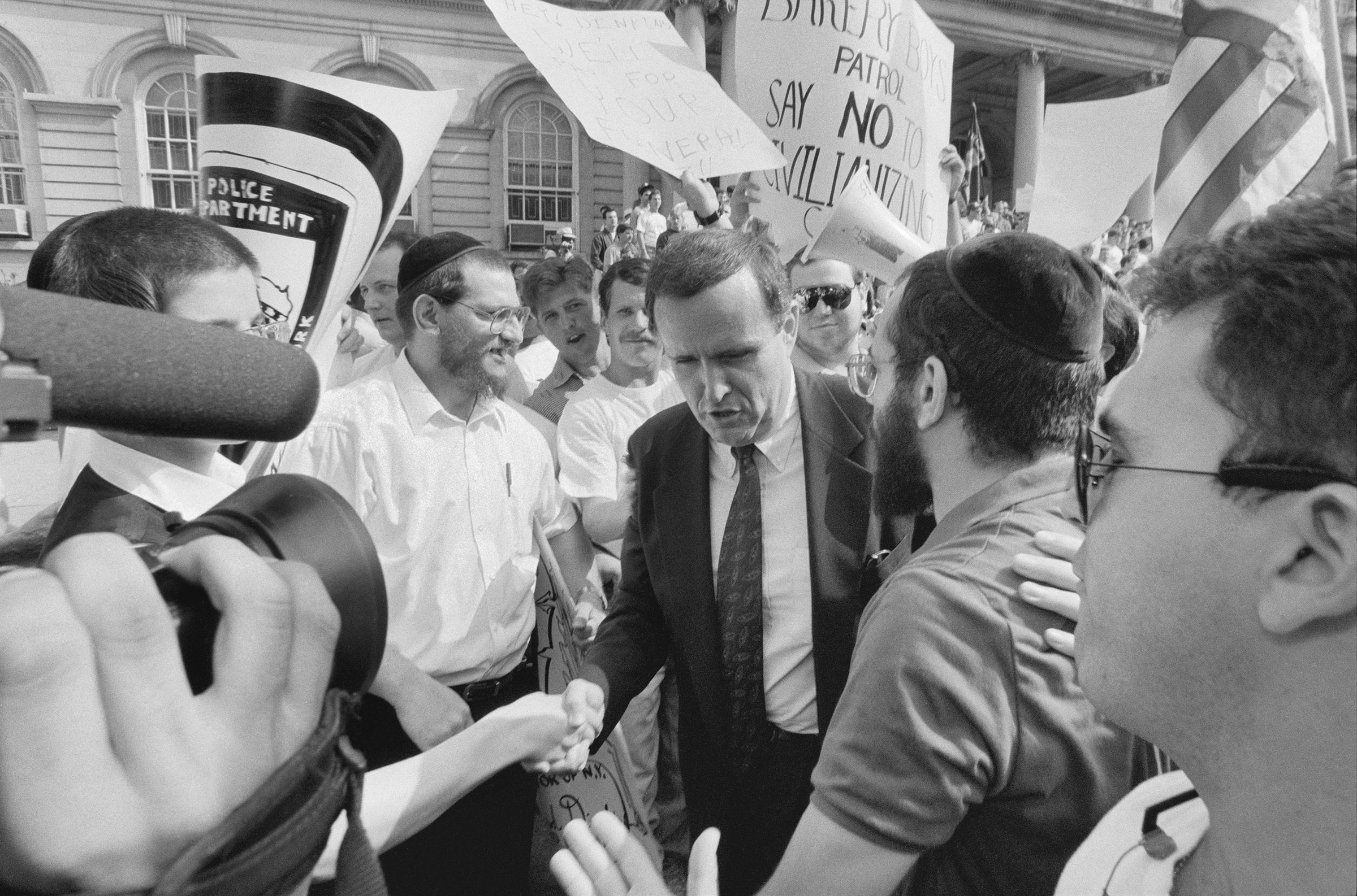 Off duty police officers protest a proposed law that would civilianize the Civilian Complaints Review Board, in New York, on Sept. 16, 1992.