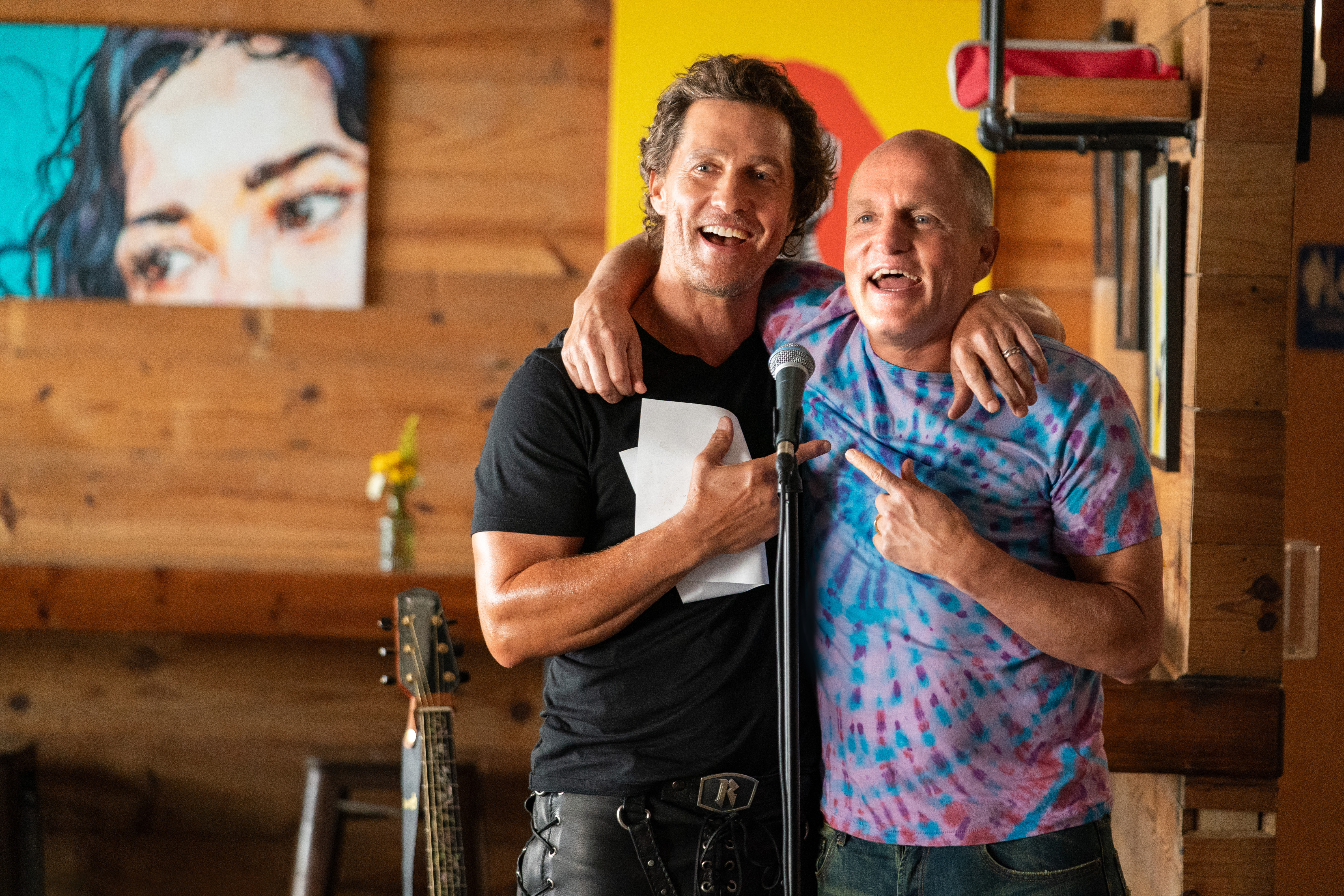 Matthew McConaughey and Woody Harrelson&rsquo;s Disjointed But Endearing Brothers Coasts on Charm